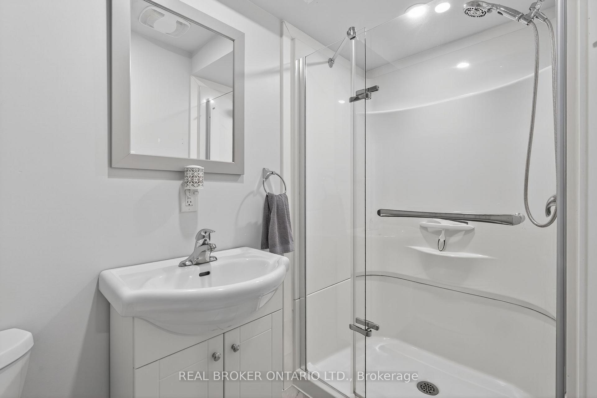 Photo 28 of 36 Southwoods Crescent, Barrie, Holly — HOMEH
