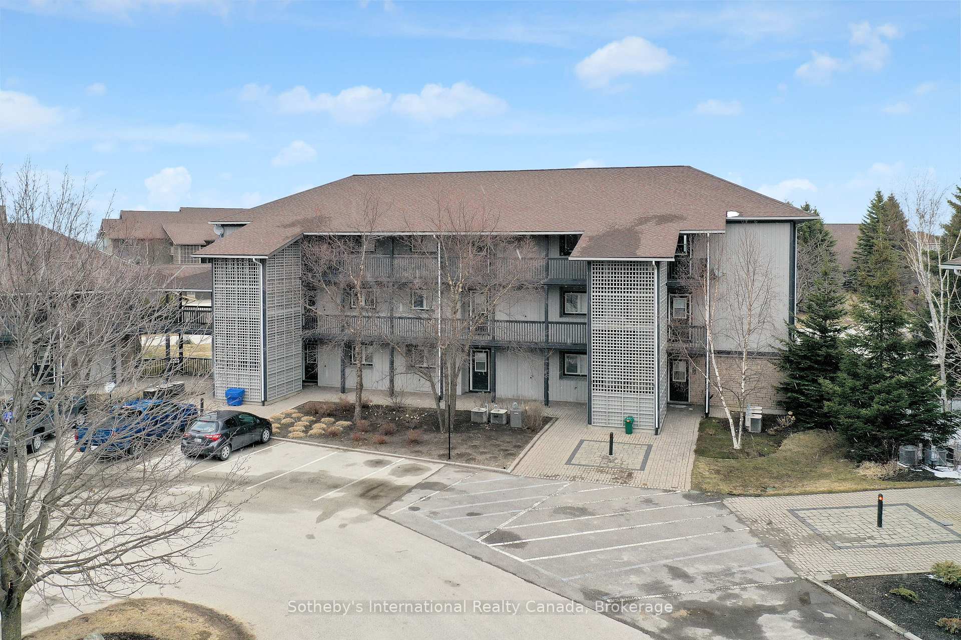Front of 449 Mariners Way