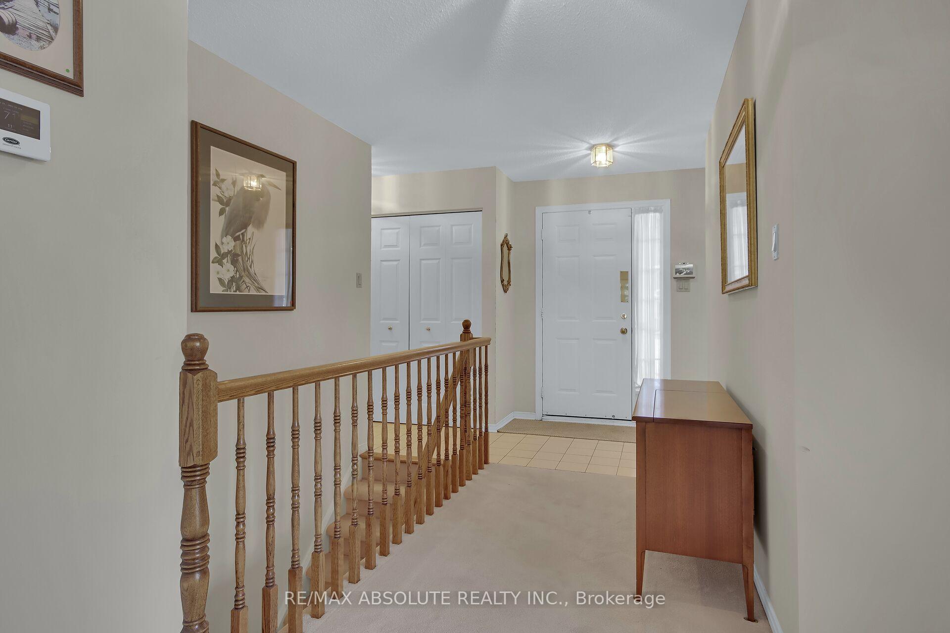 Photo 3 of 15 Pine Needles Court, Ottawa, Stittsville (Central) — HOMEH