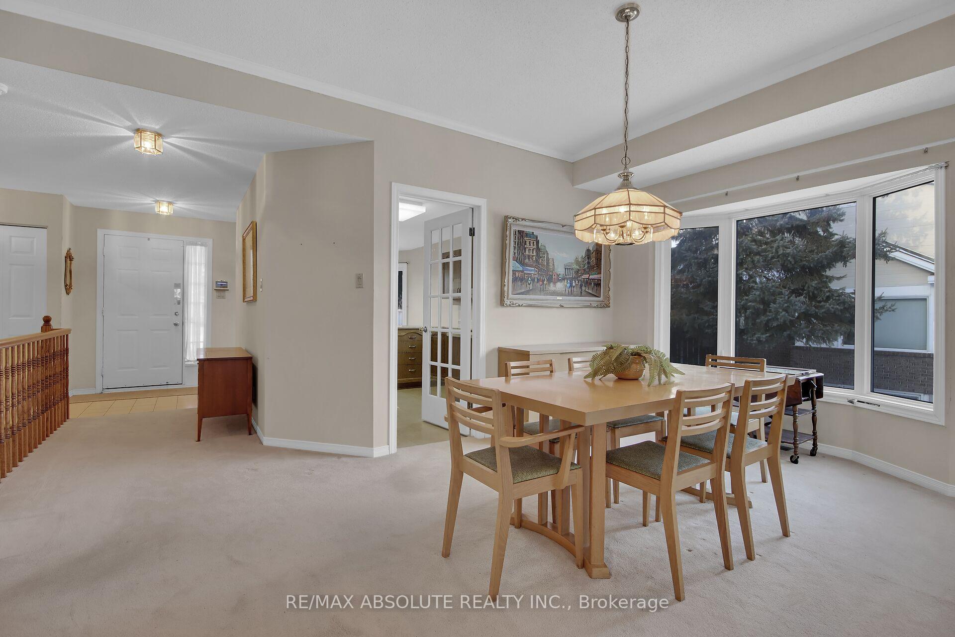 Photo 4 of 15 Pine Needles Court, Ottawa, Stittsville (Central) — HOMEH