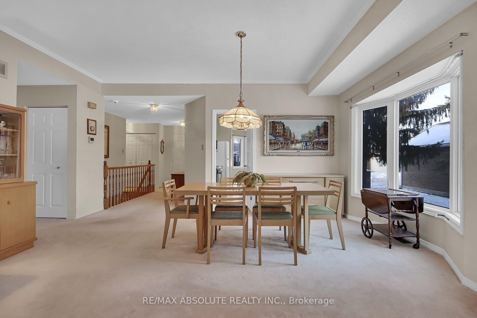 Photo 5 of 15 Pine Needles Court, Ottawa, Stittsville (Central) — HOMEH