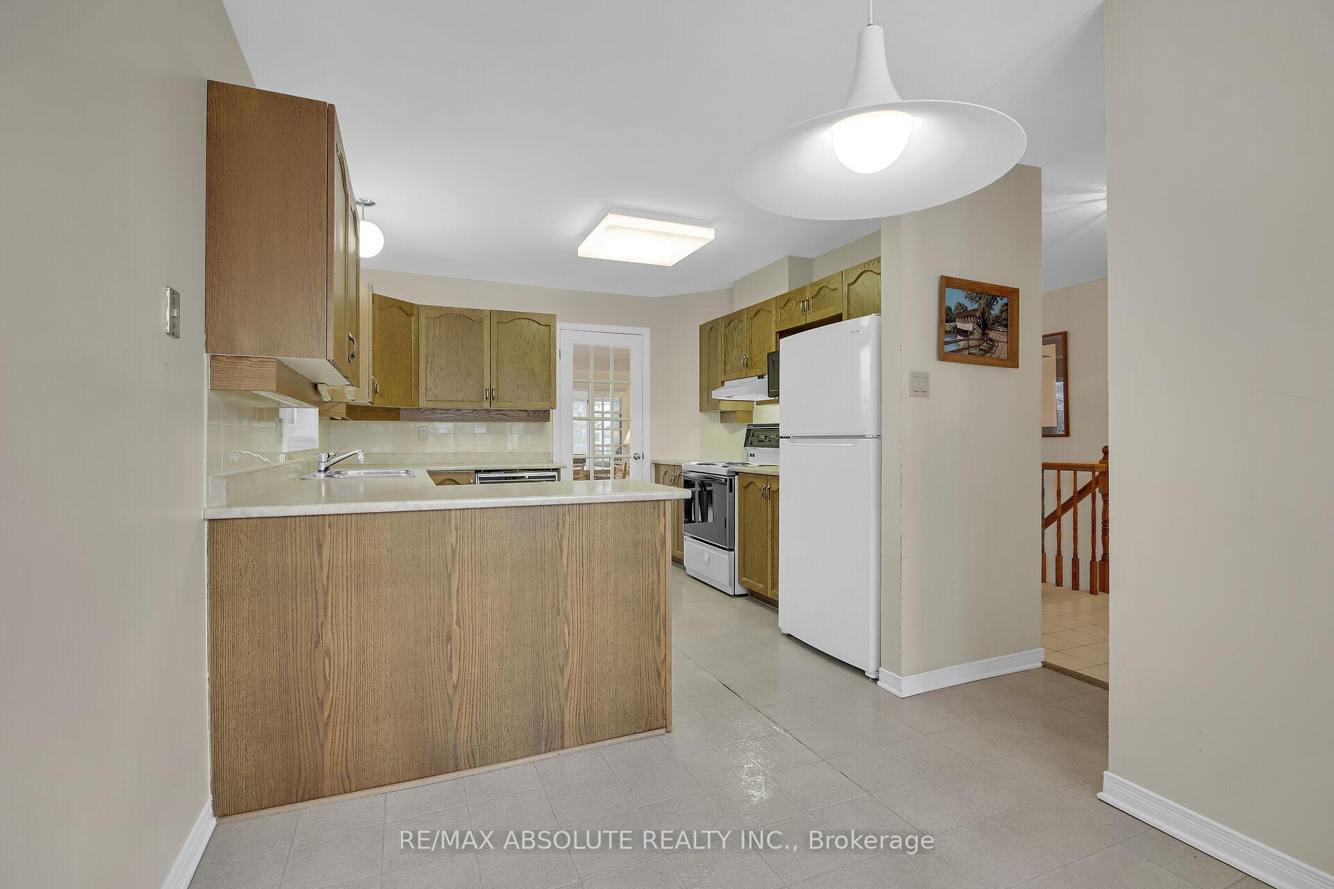 Photo 16 of 15 Pine Needles Court, Ottawa, Stittsville (Central) — HOMEH