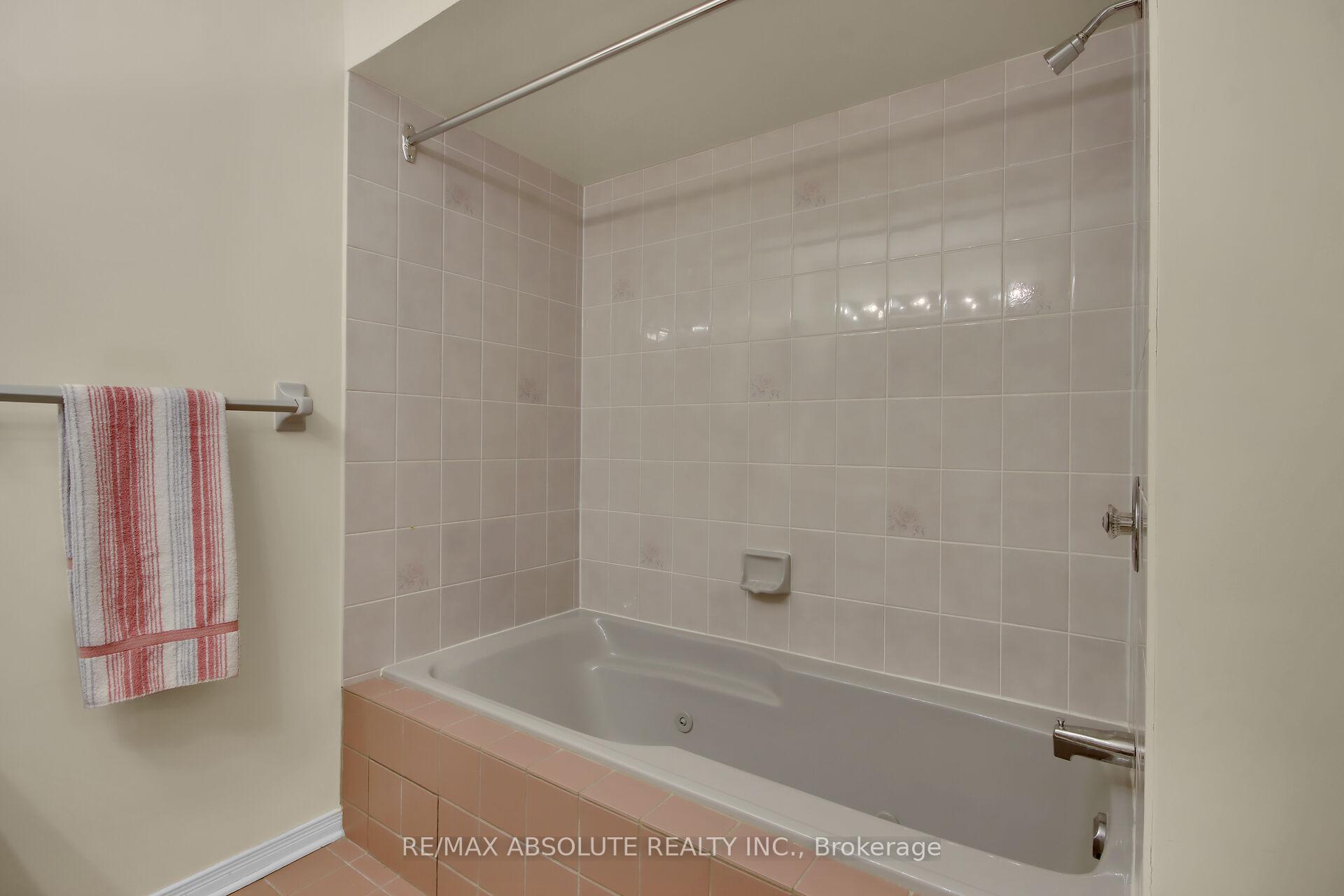 Photo 25 of 15 Pine Needles Court, Ottawa, Stittsville (Central) — HOMEH
