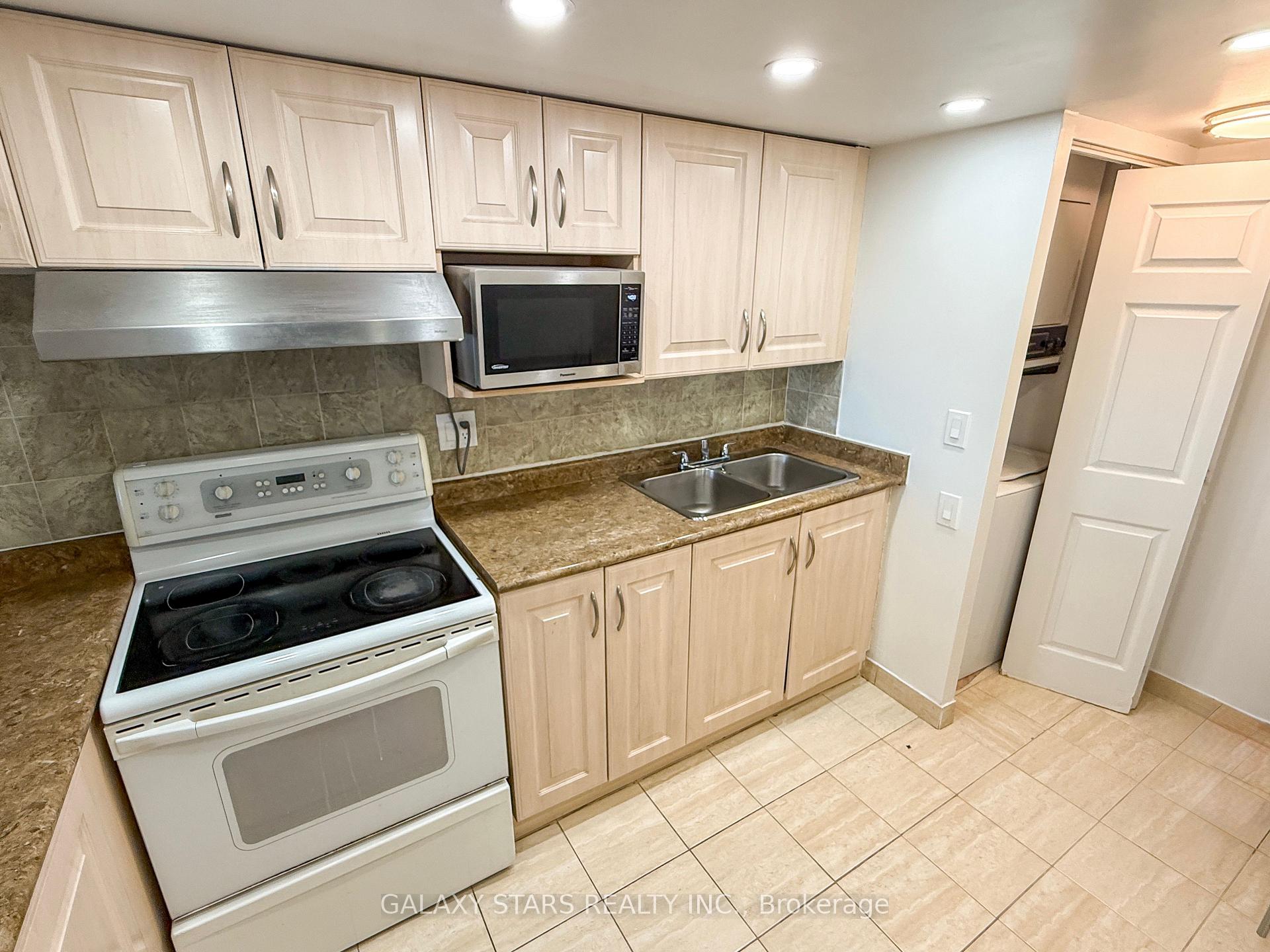 Photo 5 of Unit 708, 2460 Eglinton Avenue E, Scarborough, Eglinton East — HOMEH