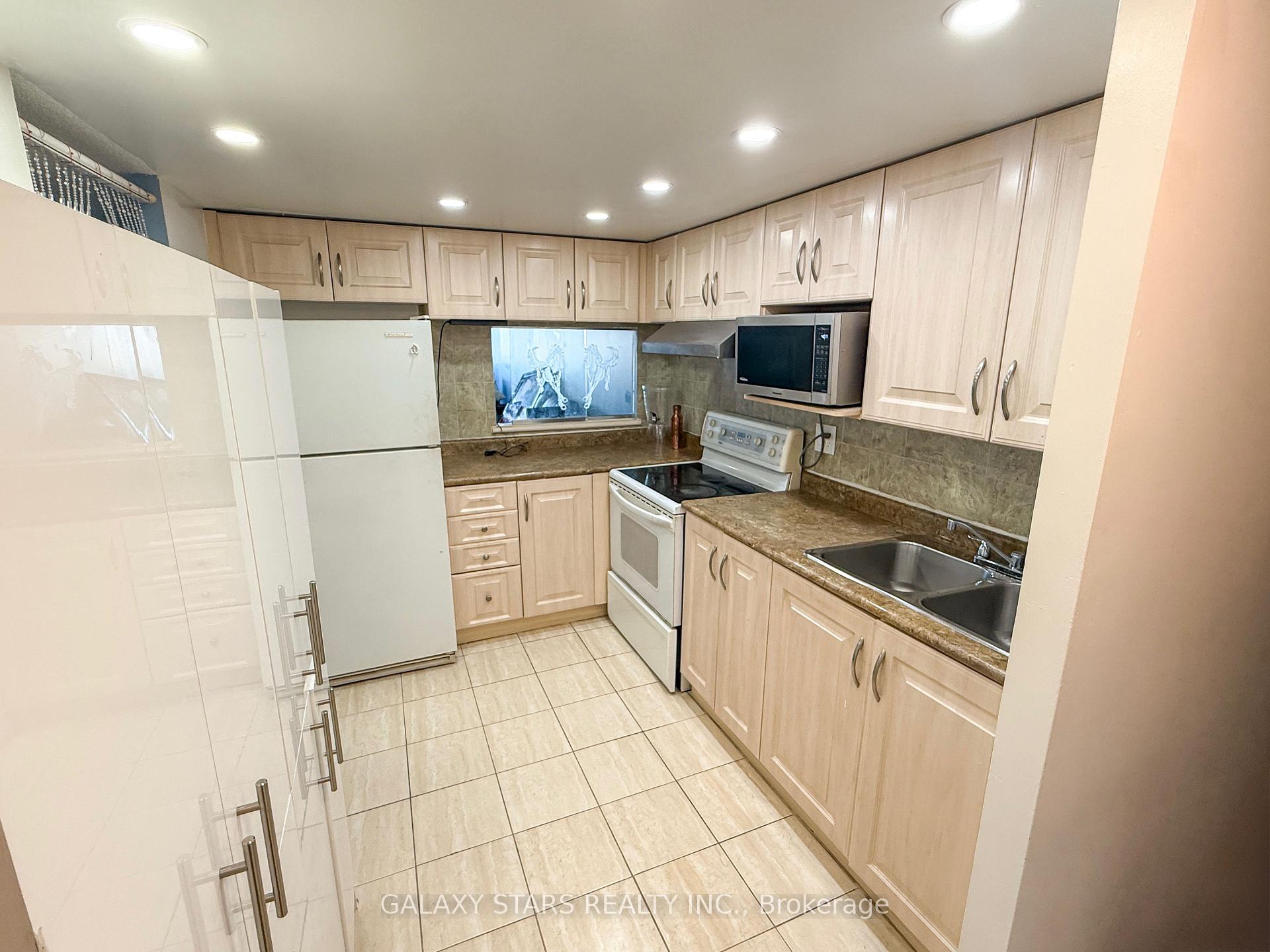Photo 6 of Unit 708, 2460 Eglinton Avenue E, Scarborough, Eglinton East — HOMEH