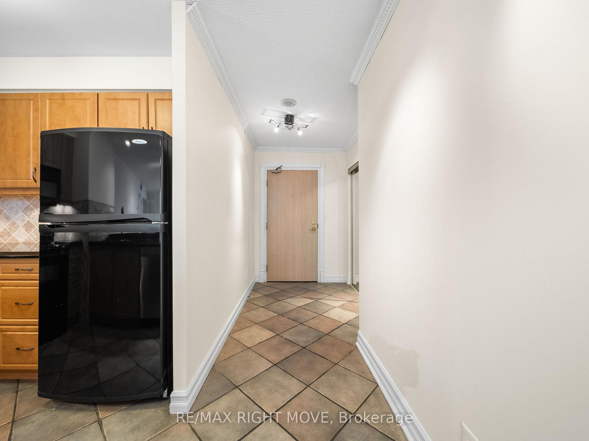 Photo 2 of Unit 1103, 140 Dunlop Street E, Barrie, City Centre — HOMEH