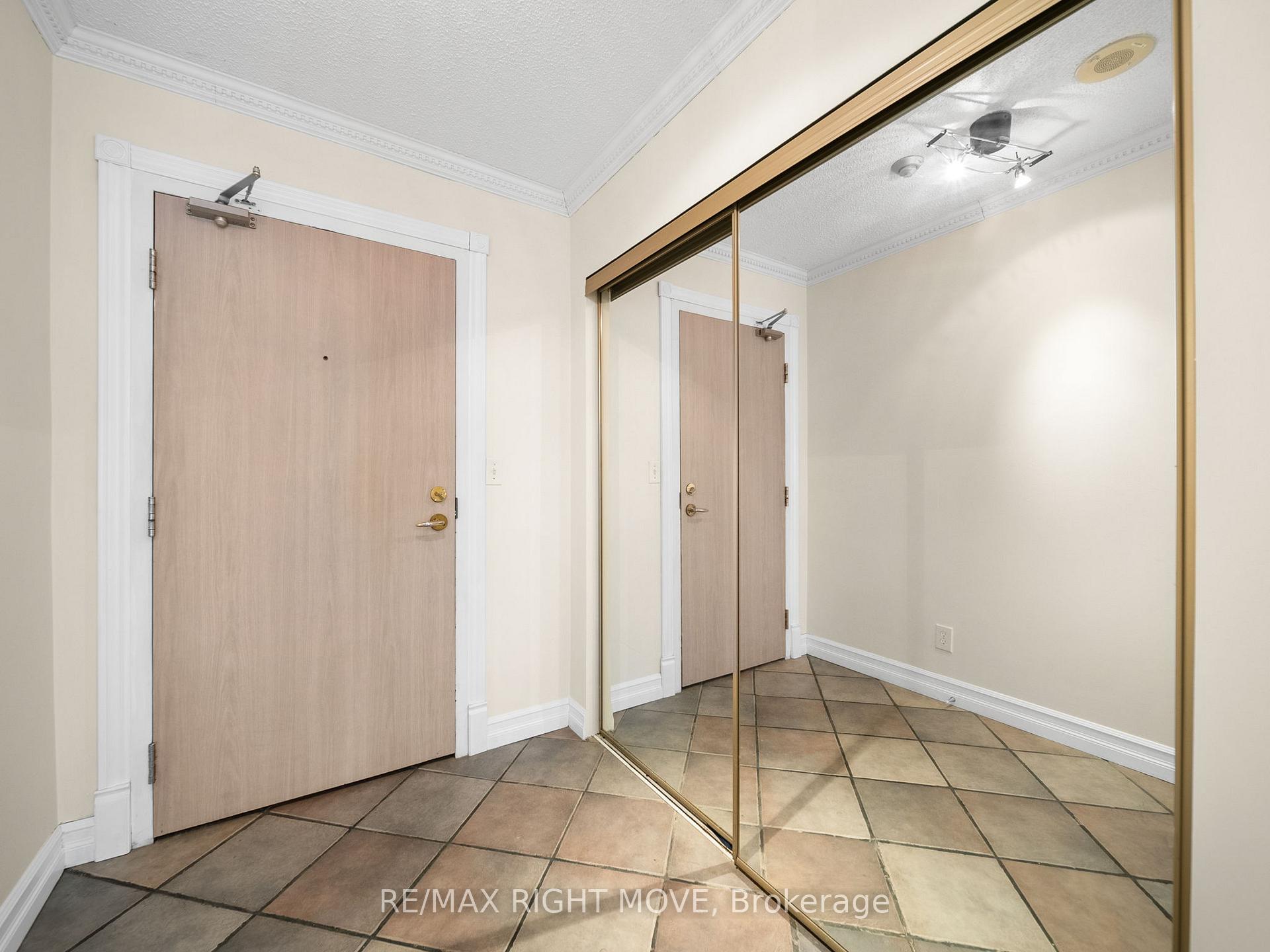 Photo 3 of Unit 1103, 140 Dunlop Street E, Barrie, City Centre — HOMEH