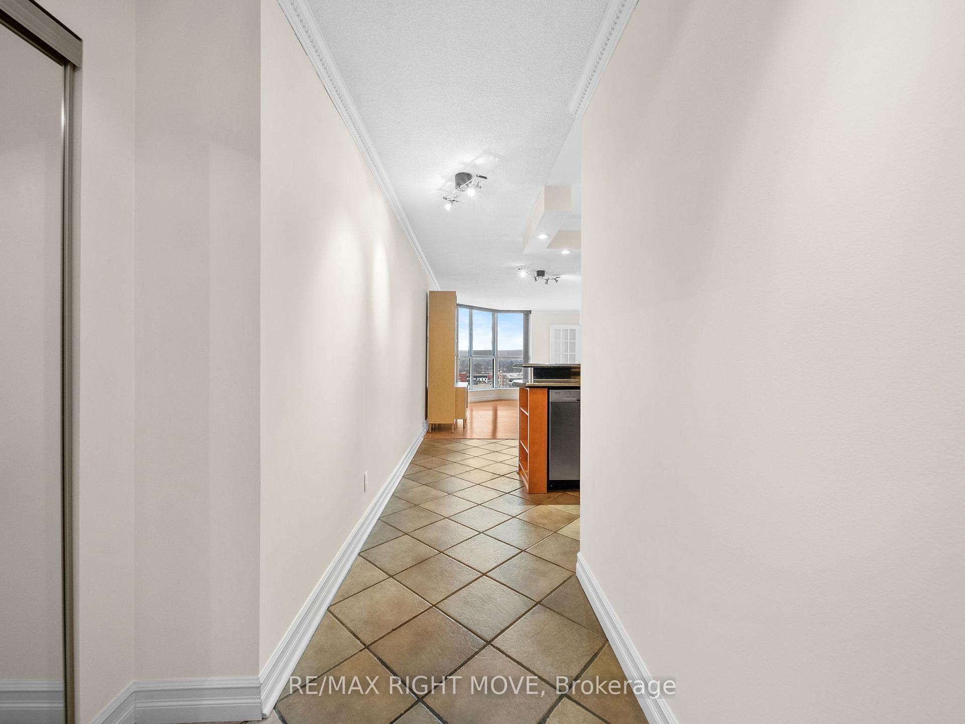 Photo 4 of Unit 1103, 140 Dunlop Street E, Barrie, City Centre — HOMEH