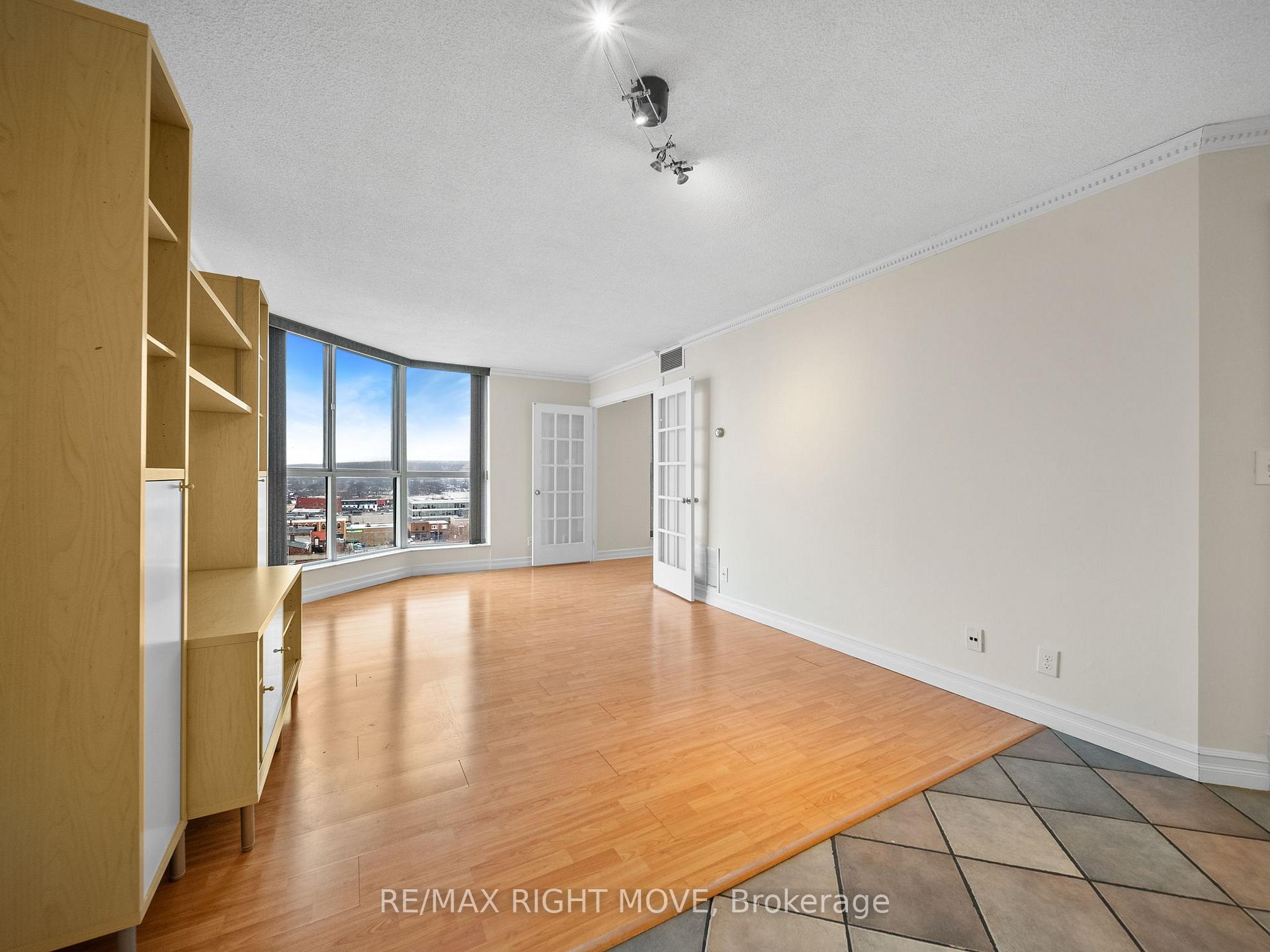 Photo 10 of Unit 1103, 140 Dunlop Street E, Barrie, City Centre — HOMEH