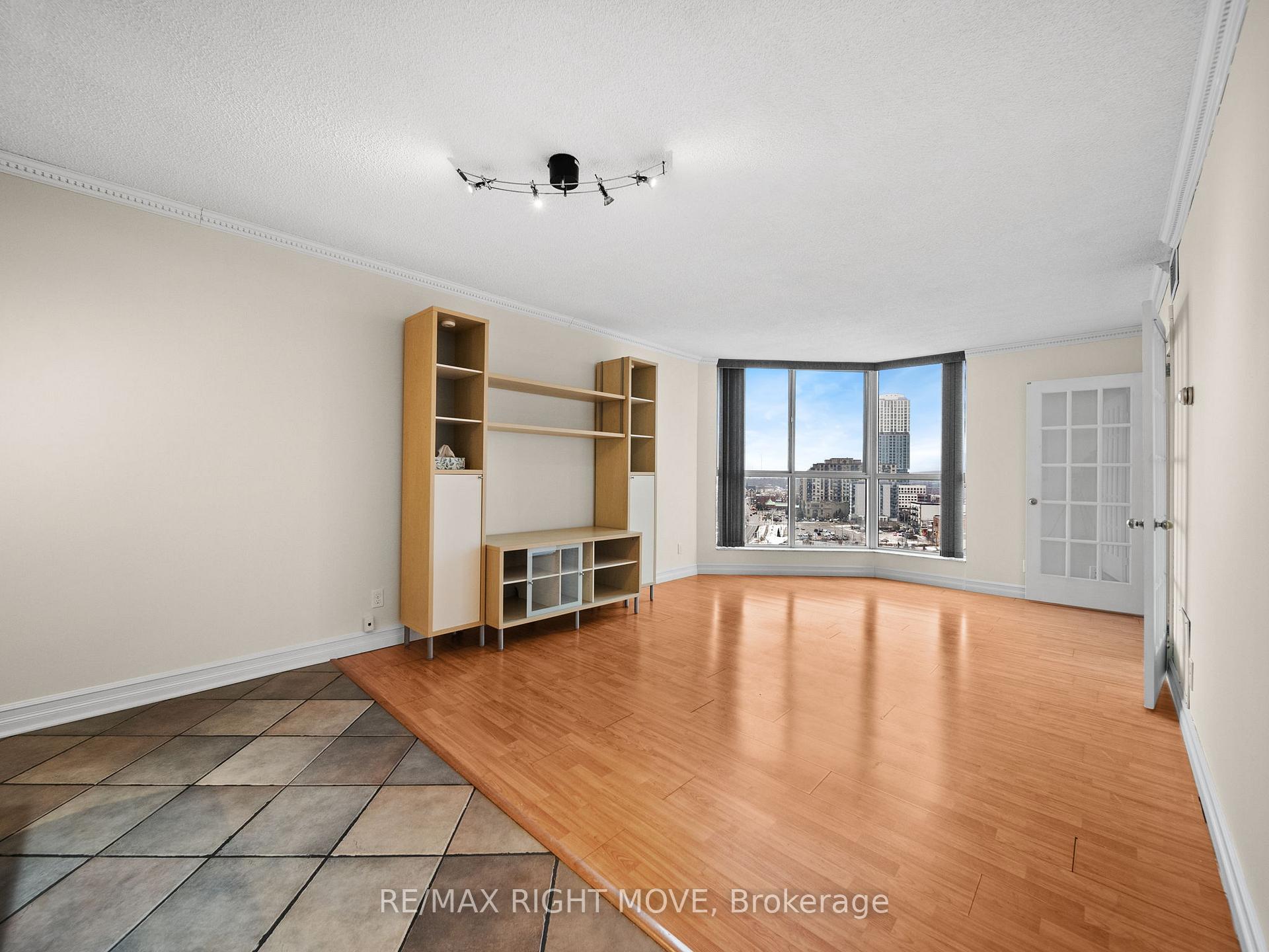 Photo 11 of Unit 1103, 140 Dunlop Street E, Barrie, City Centre — HOMEH