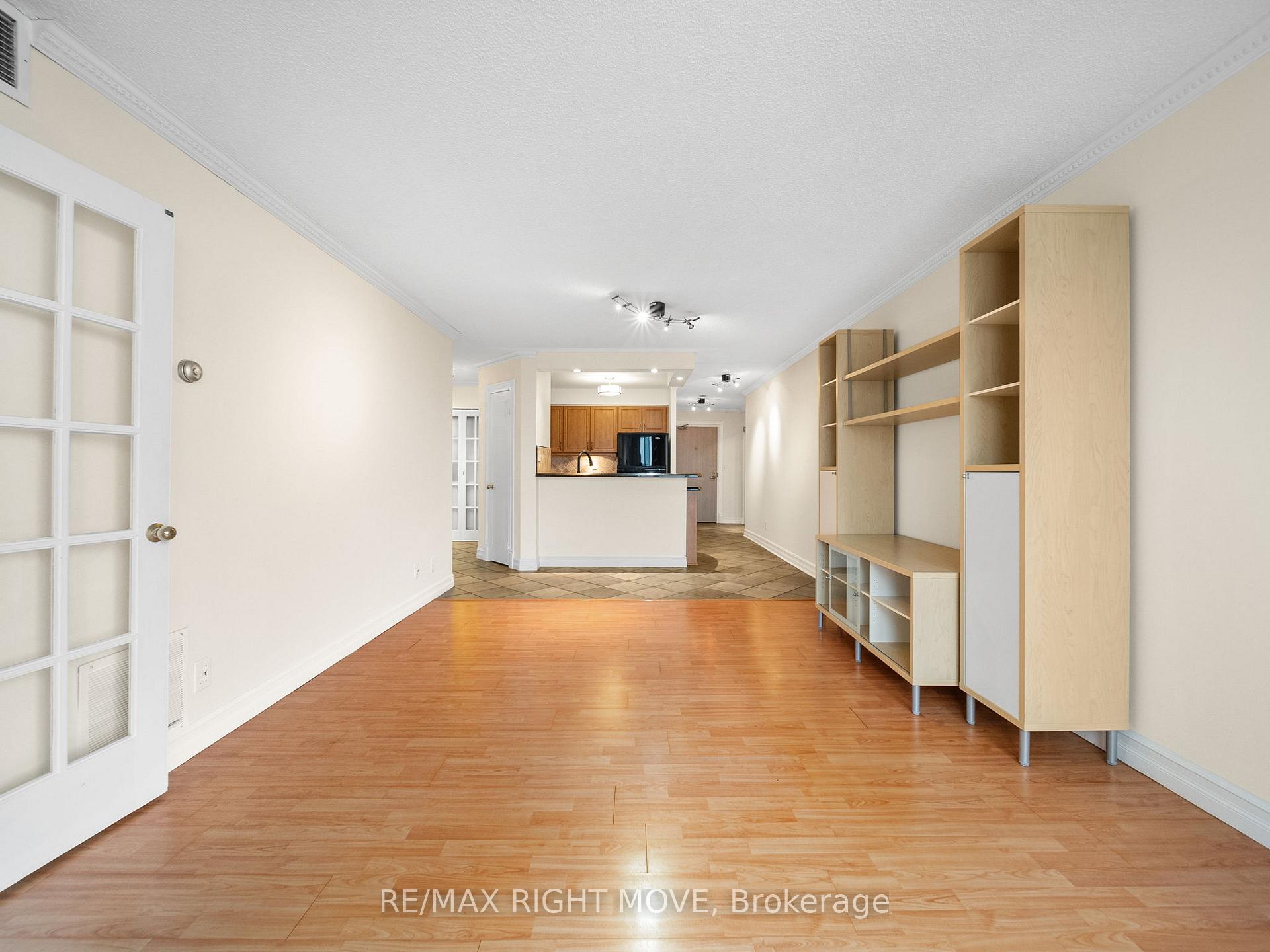 Photo 12 of Unit 1103, 140 Dunlop Street E, Barrie, City Centre — HOMEH