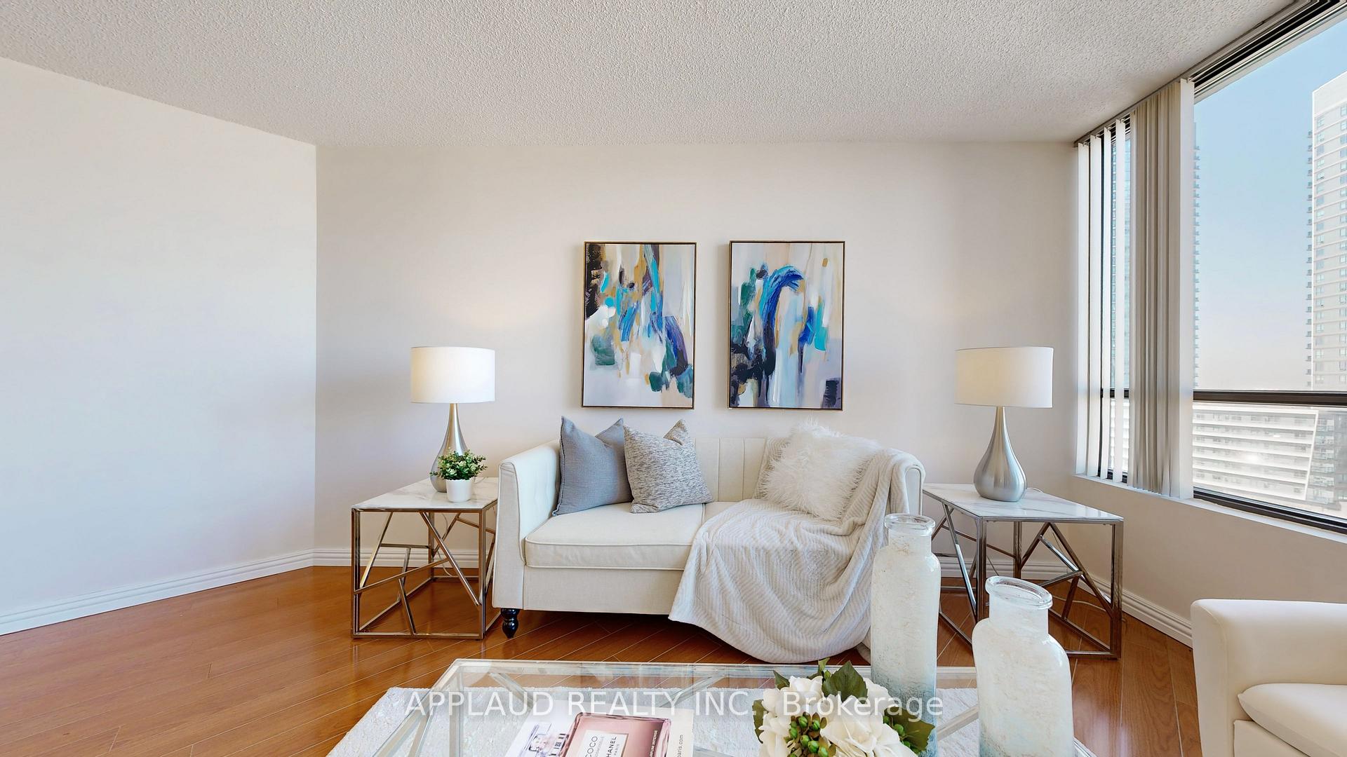 Photo 6 of Unit 1401, 7460 Bathurst Street, Vaughan, Brownridge — HOMEH