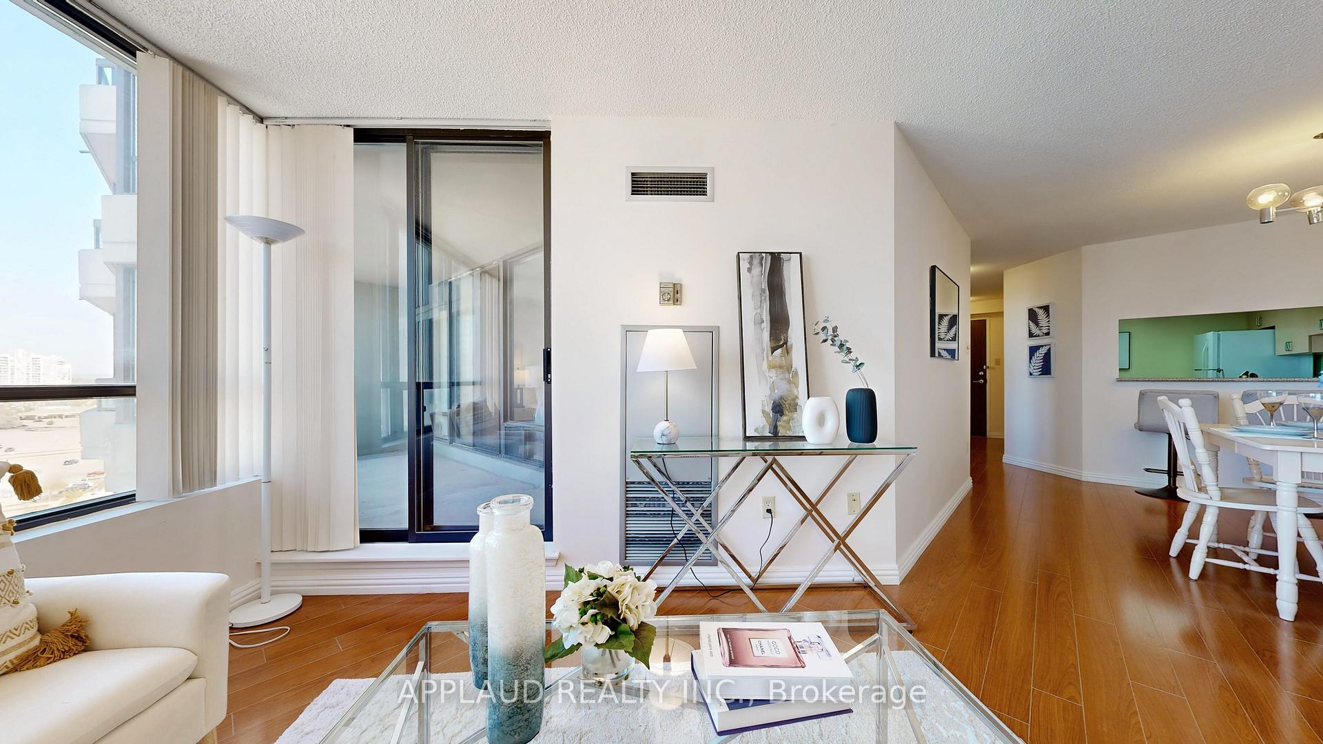 Photo 10 of Unit 1401, 7460 Bathurst Street, Vaughan, Brownridge — HOMEH
