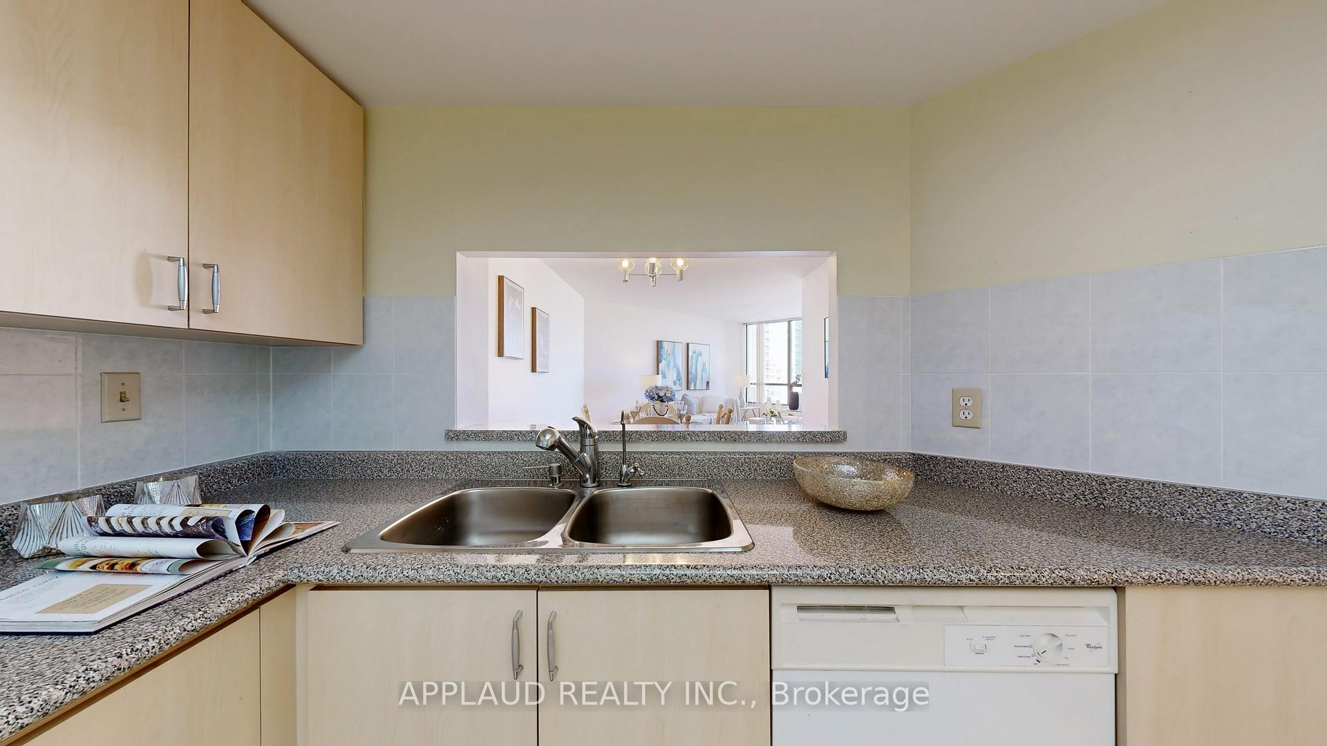Photo 11 of Unit 1401, 7460 Bathurst Street, Vaughan, Brownridge — HOMEH