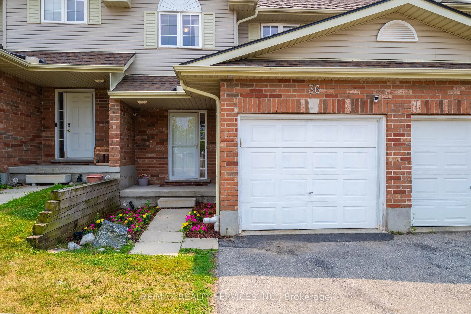 Photo 2 of 36 Fallowfield Drive, Kitchener — HOMEH