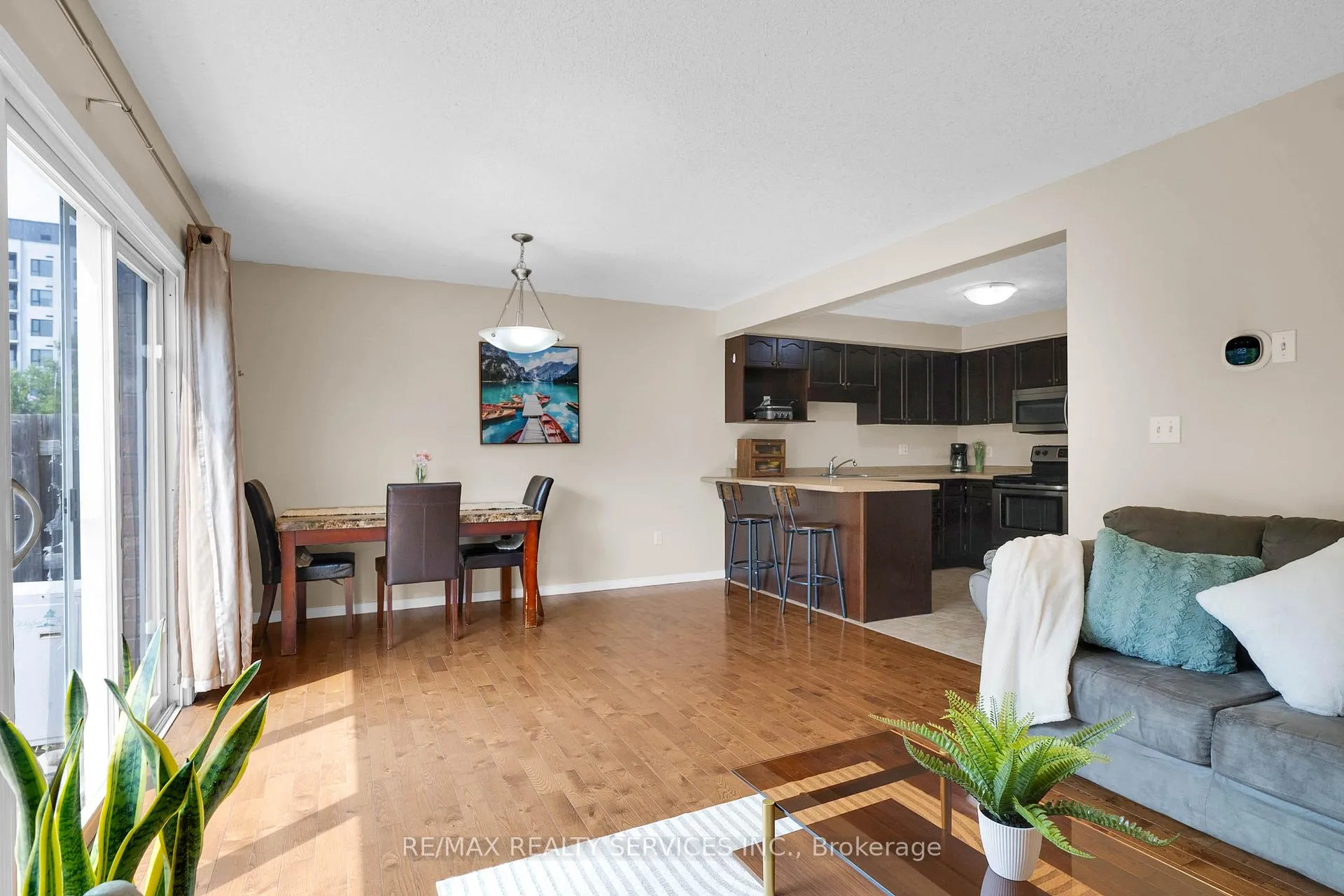 Photo 9 of 36 Fallowfield Drive, Kitchener — HOMEH
