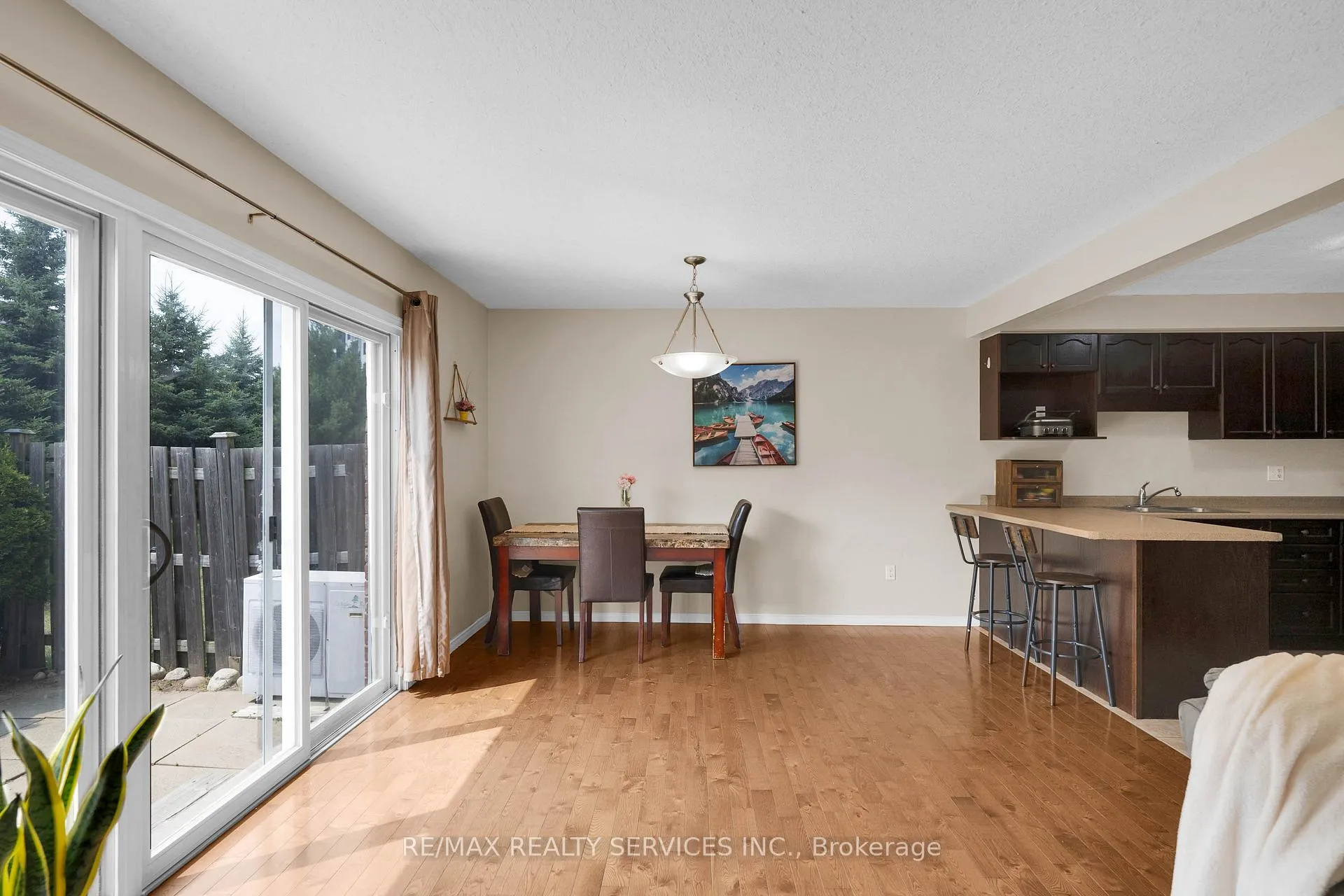 Photo 10 of 36 Fallowfield Drive, Kitchener — HOMEH