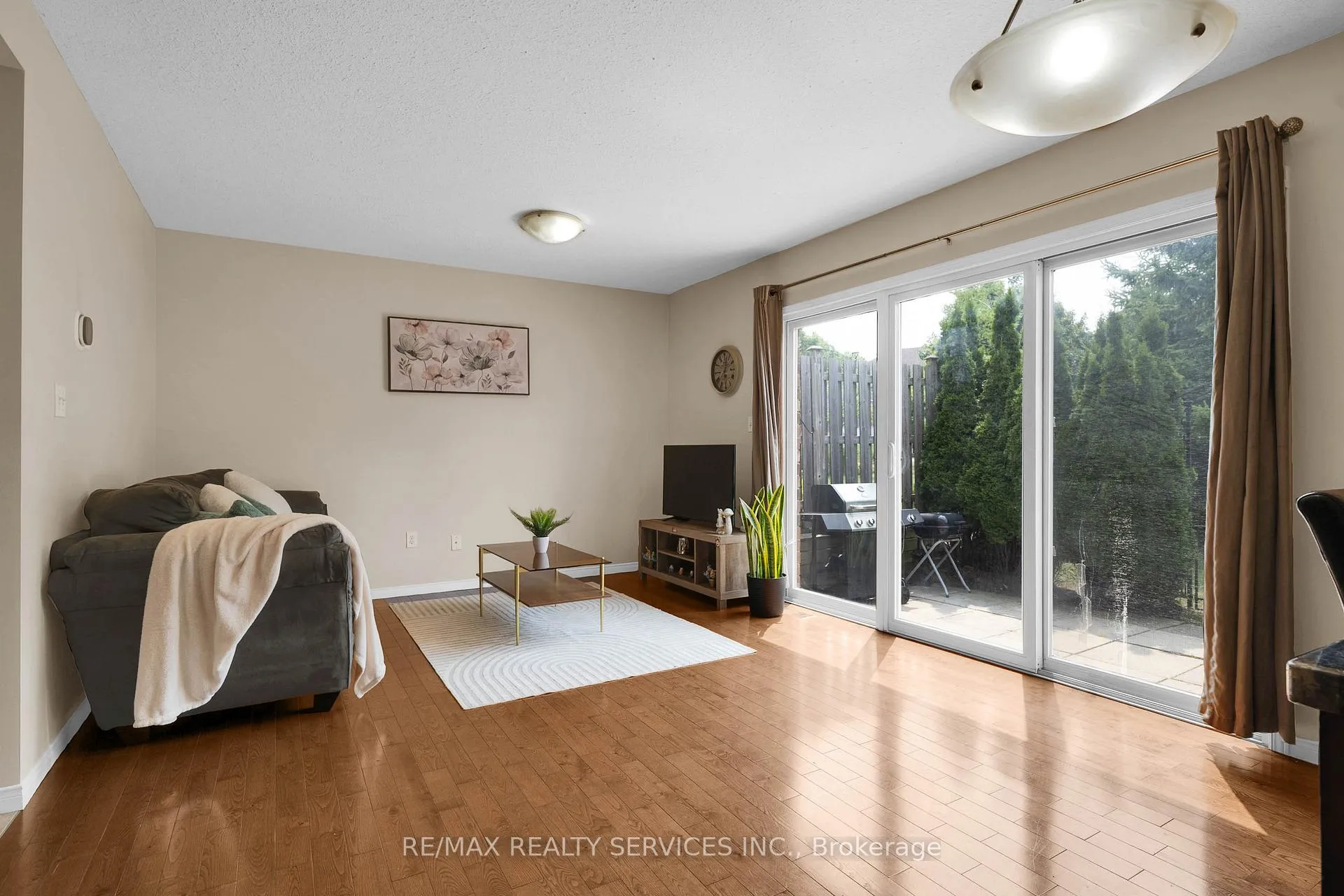 Photo 11 of 36 Fallowfield Drive, Kitchener — HOMEH