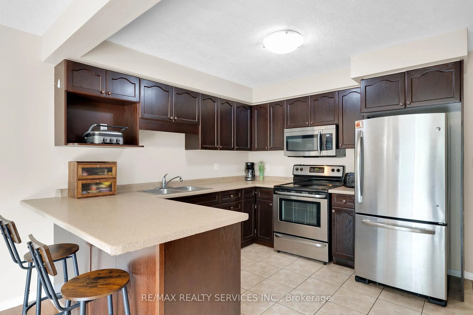 Photo 14 of 36 Fallowfield Drive, Kitchener — HOMEH