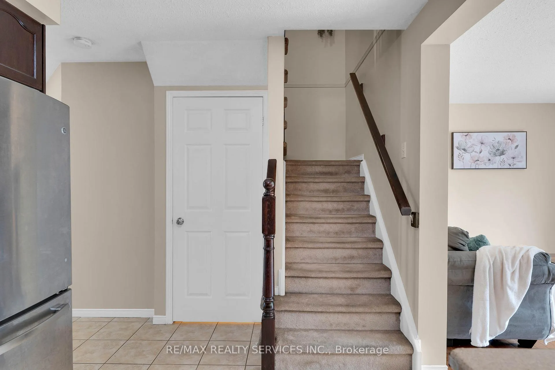 Photo 16 of 36 Fallowfield Drive, Kitchener — HOMEH