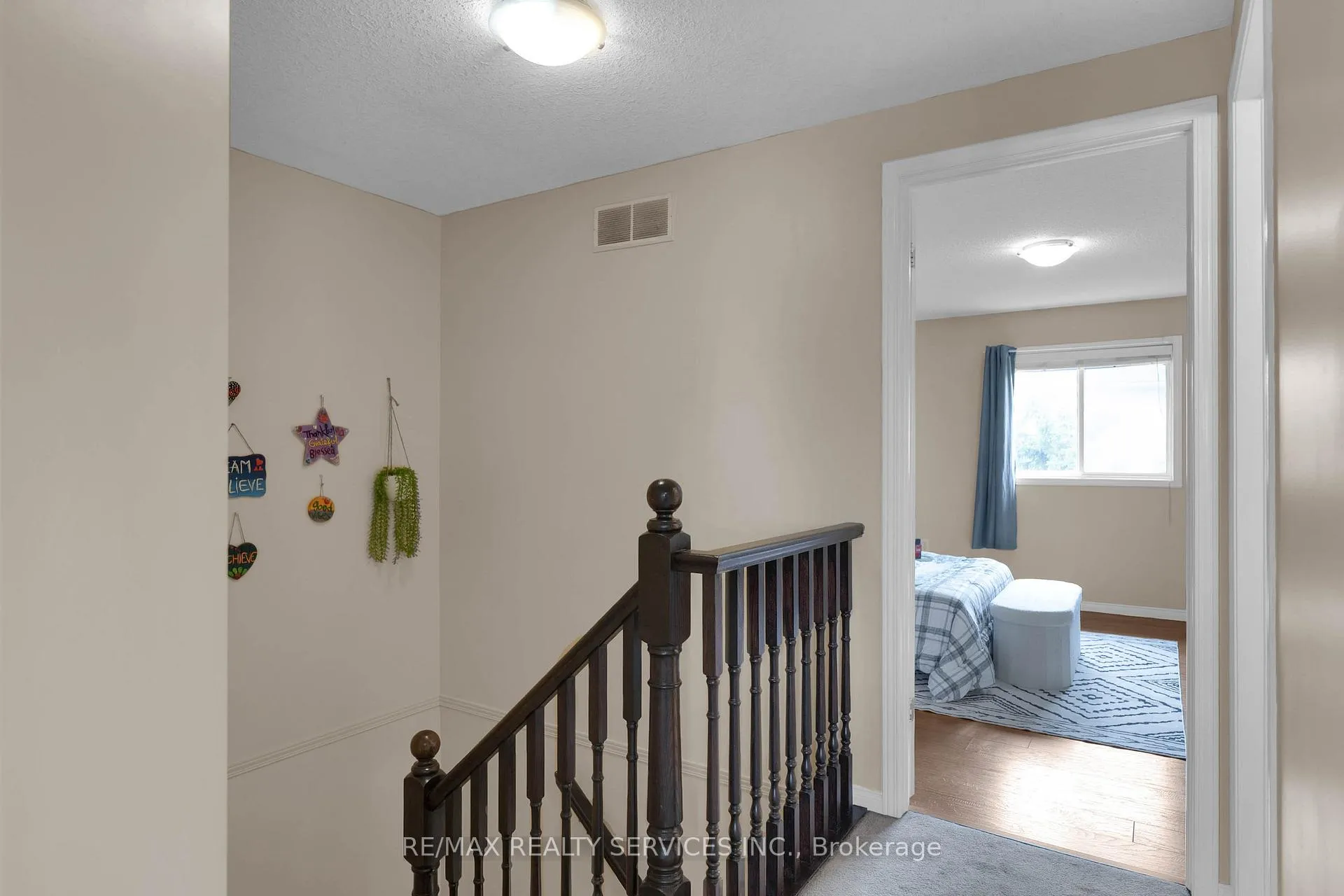 Photo 18 of 36 Fallowfield Drive, Kitchener — HOMEH