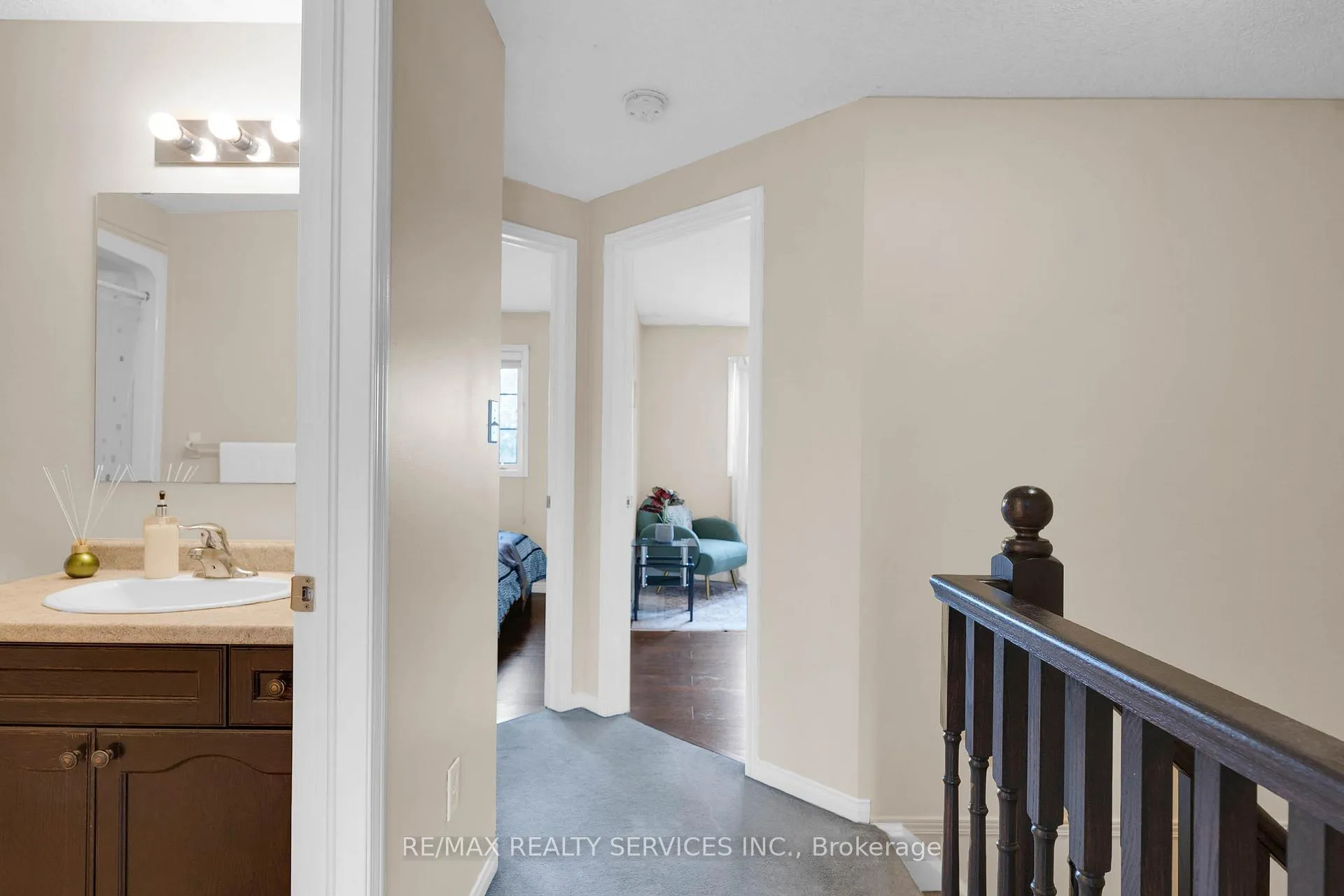 Photo 19 of 36 Fallowfield Drive, Kitchener — HOMEH