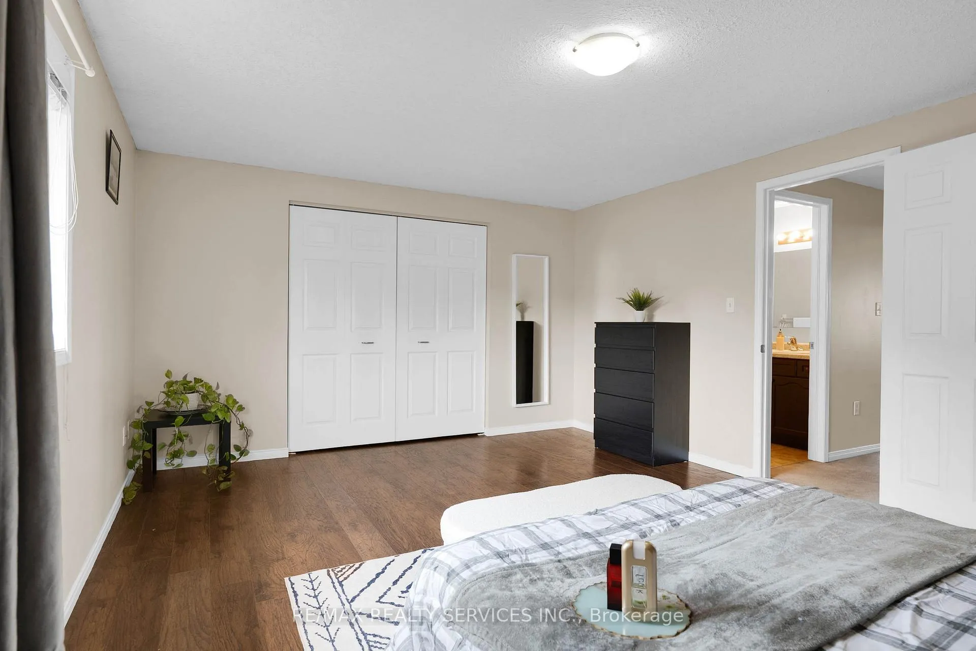 Photo 22 of 36 Fallowfield Drive, Kitchener — HOMEH