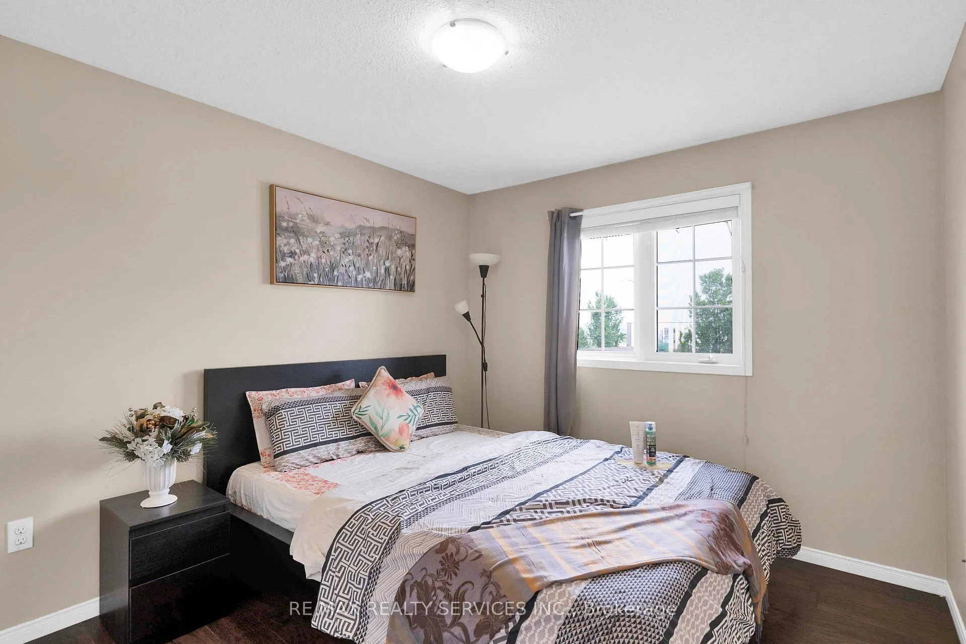 Photo 23 of 36 Fallowfield Drive, Kitchener — HOMEH