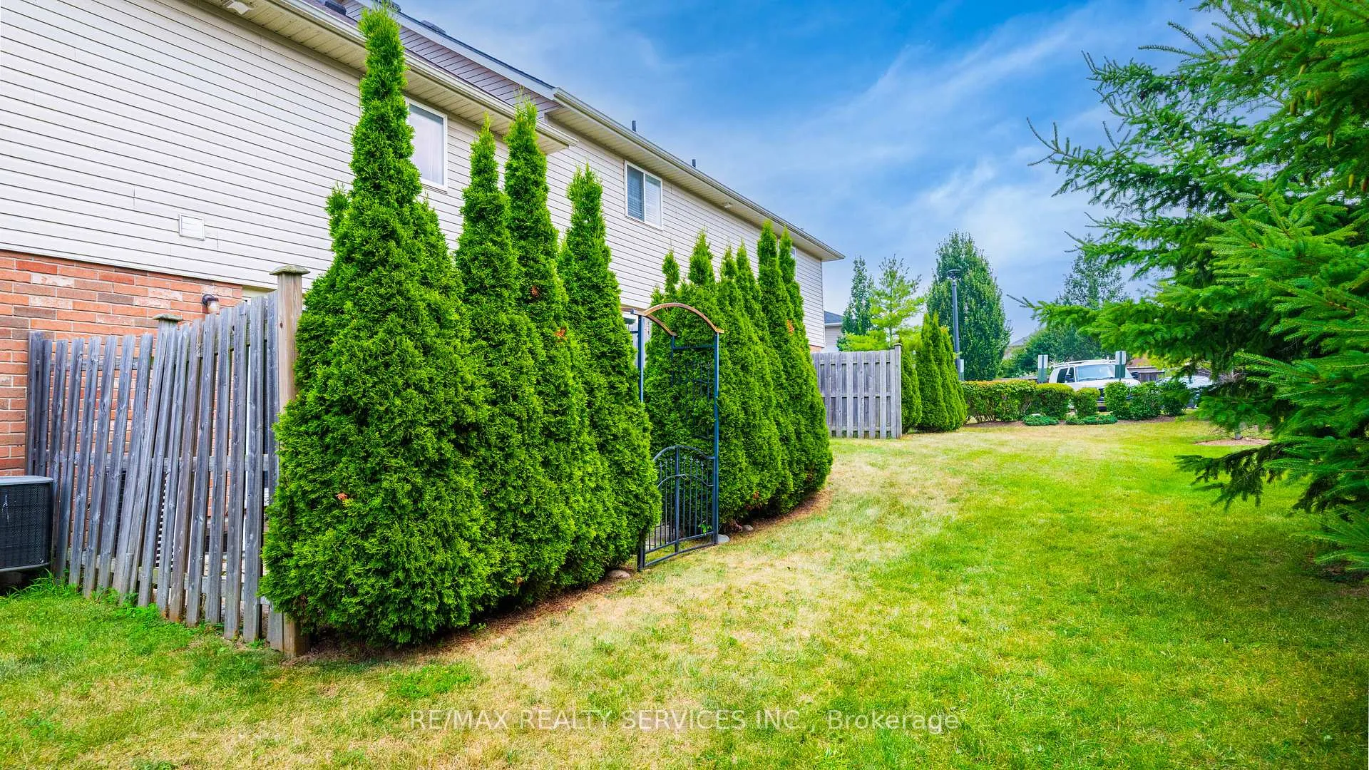 Photo 37 of 36 Fallowfield Drive, Kitchener — HOMEH