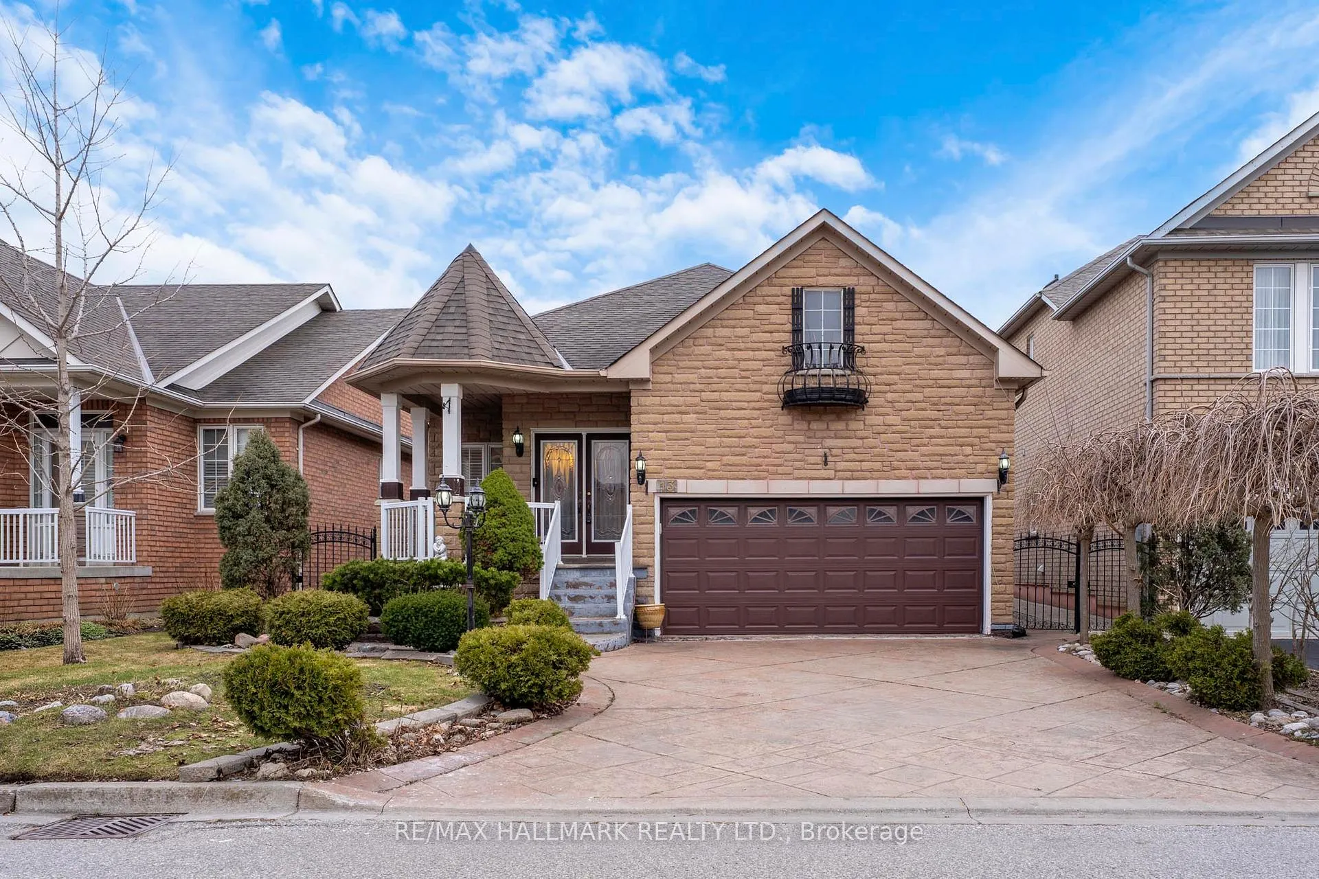 Photo 2 of 13 Briar Path Lane, Markham, Berczy — HOMEH