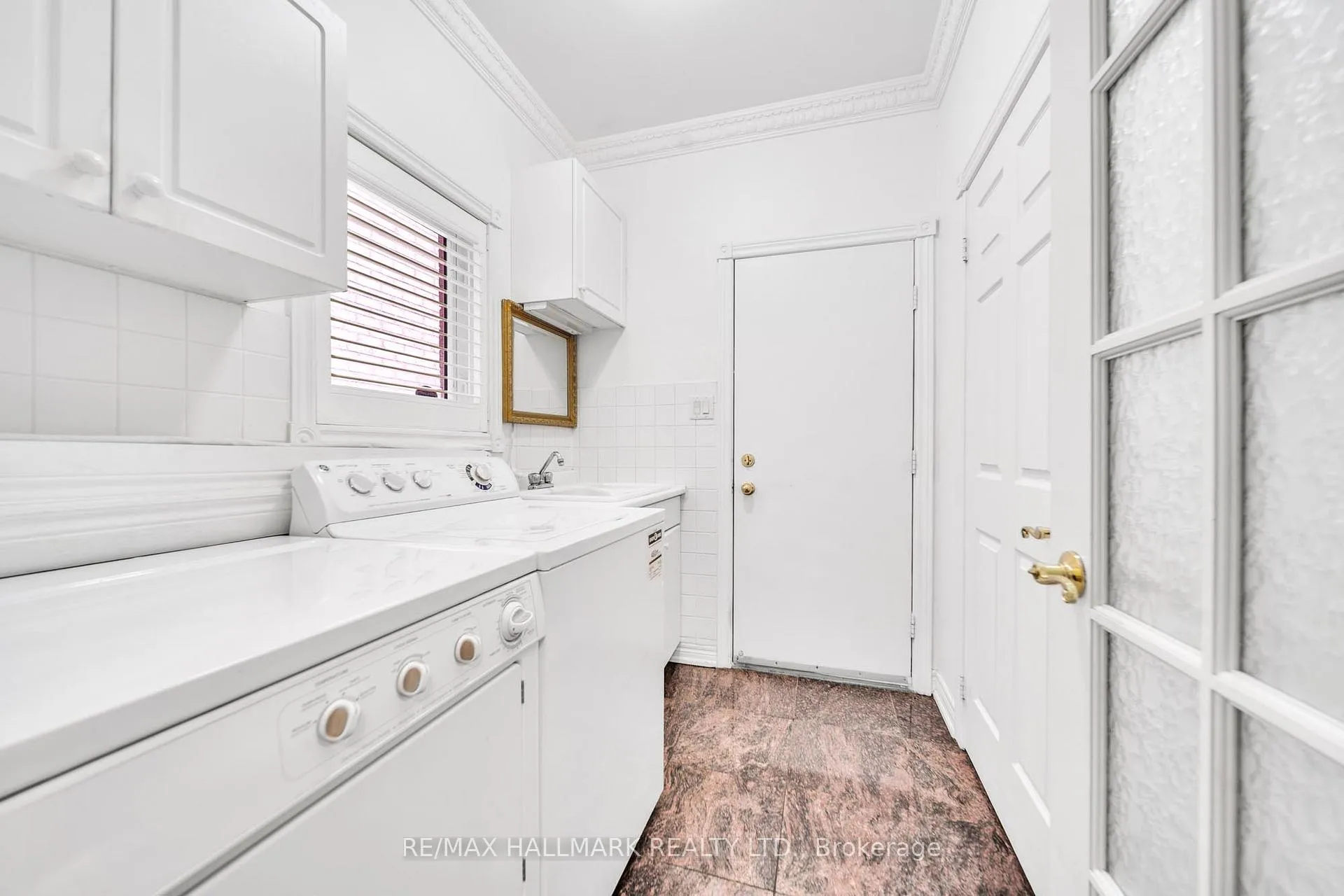 Photo 11 of 13 Briar Path Lane, Markham, Berczy — HOMEH