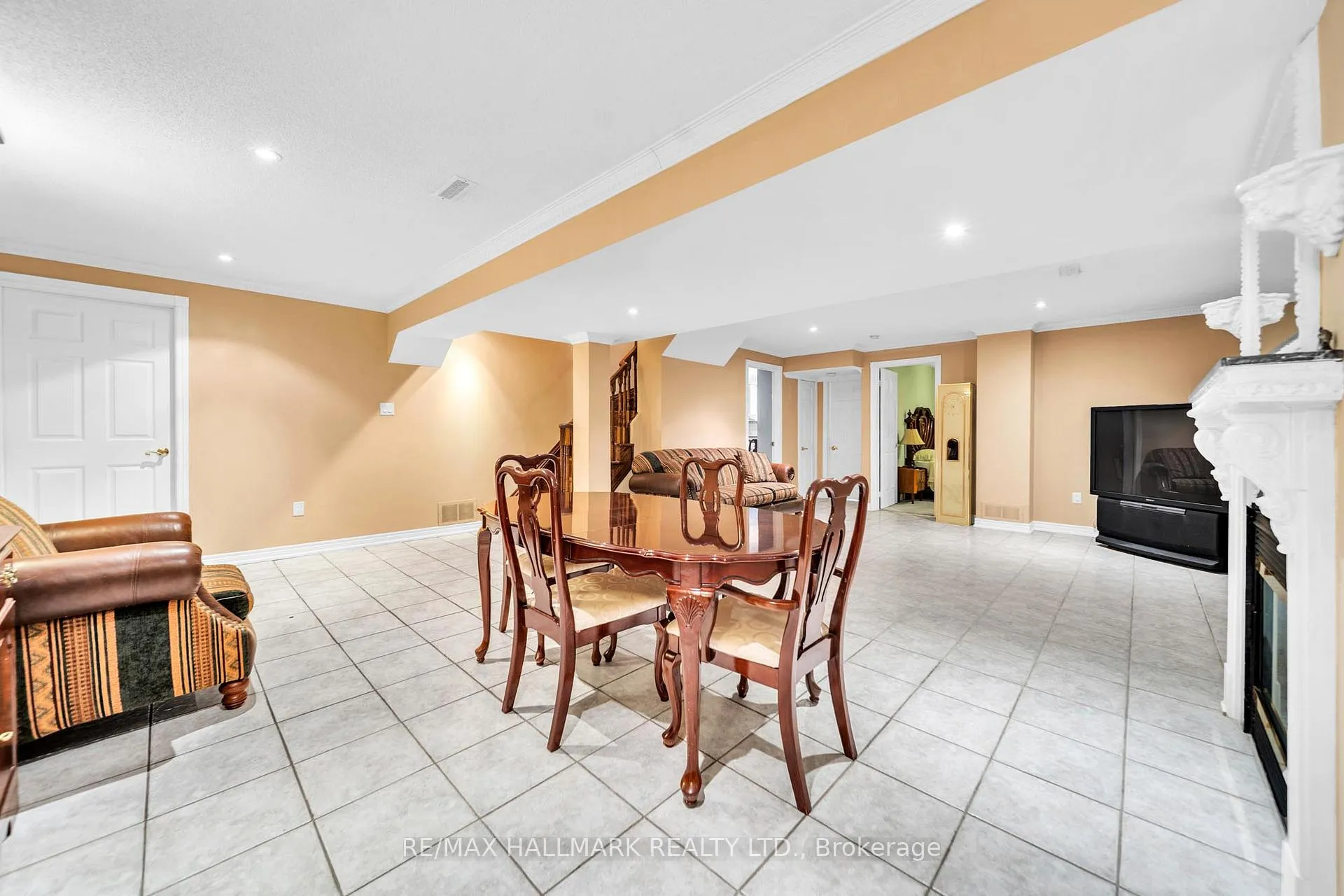 Photo 20 of 13 Briar Path Lane, Markham, Berczy — HOMEH