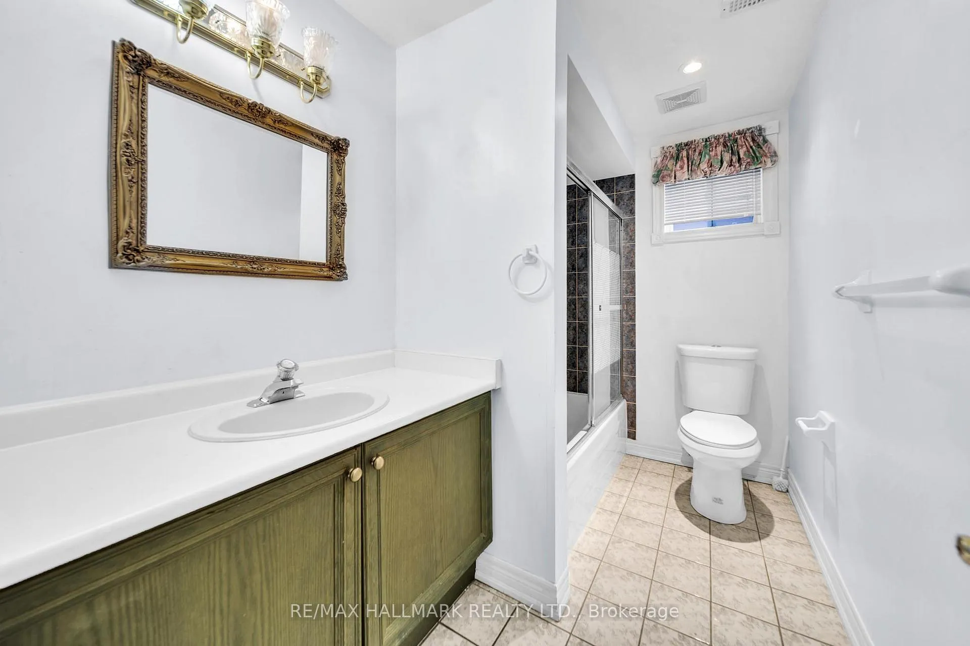 Photo 24 of 13 Briar Path Lane, Markham, Berczy — HOMEH