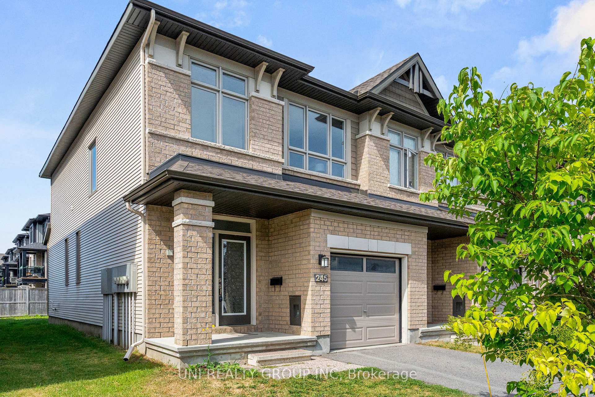 Photo 2 of 245 Dolce Crescent, Ottawa, Riverside South/Gloucester Glen — HOMEH
