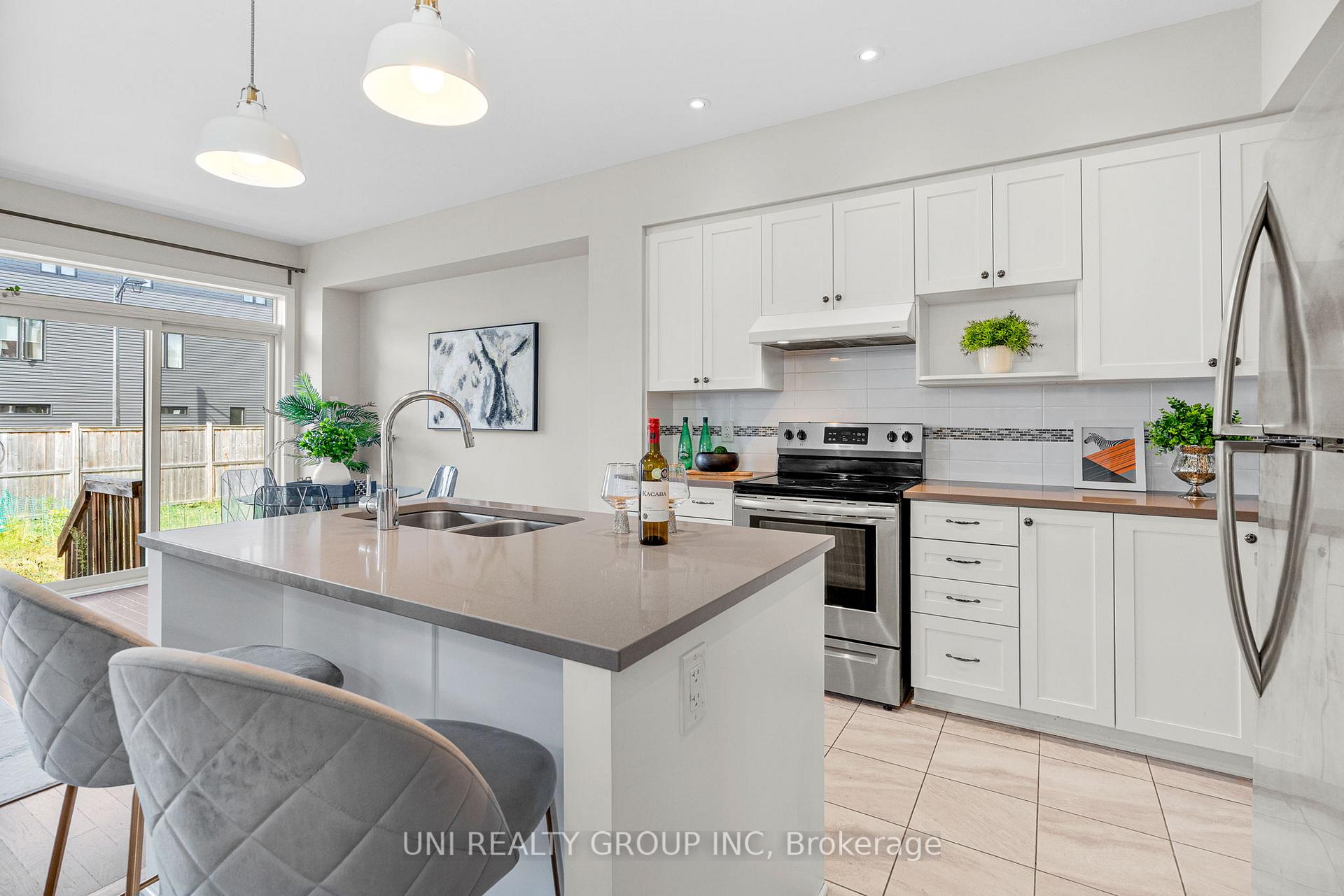 Photo 13 of 245 Dolce Crescent, Ottawa, Riverside South/Gloucester Glen — HOMEH