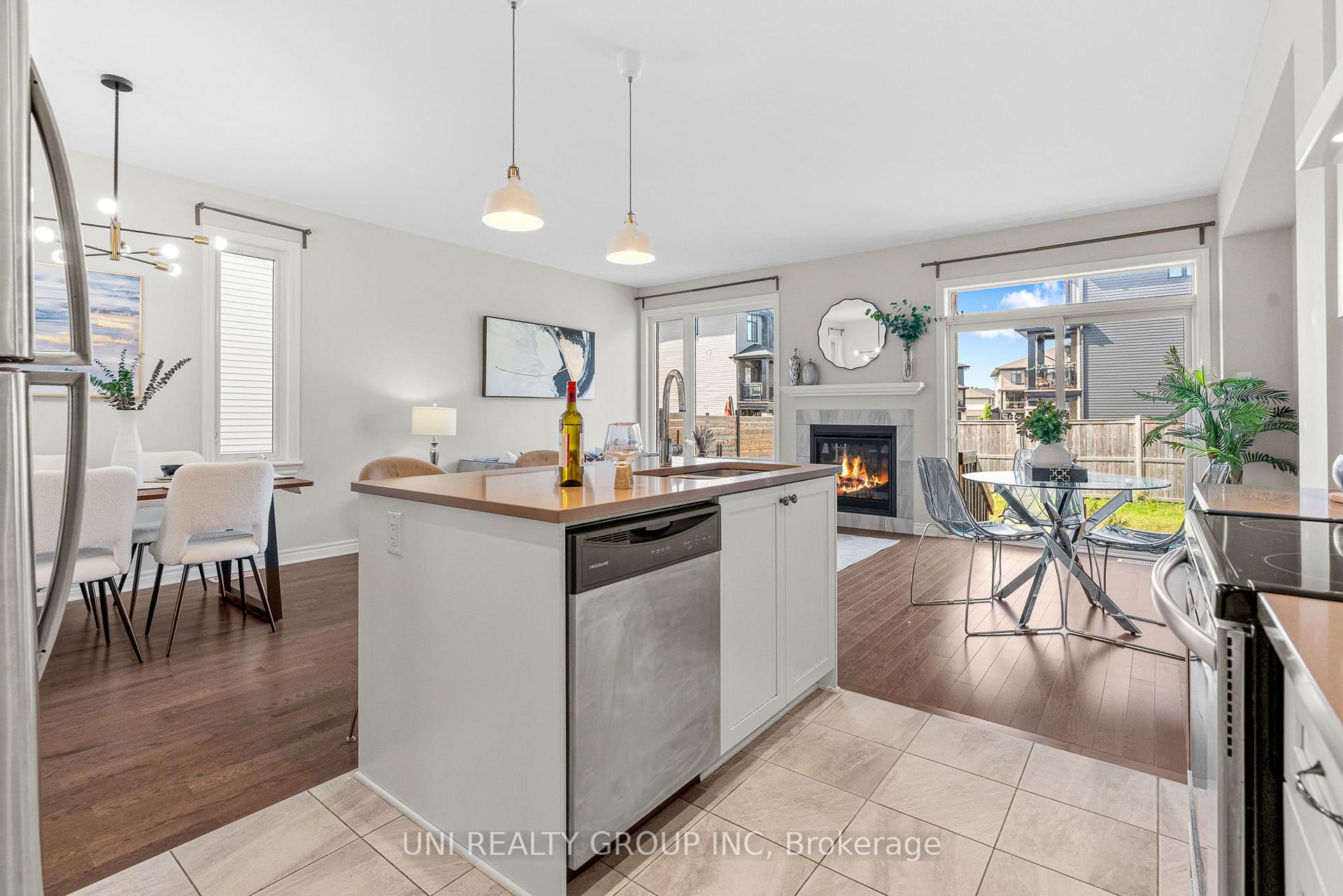Photo 16 of 245 Dolce Crescent, Ottawa, Riverside South/Gloucester Glen — HOMEH