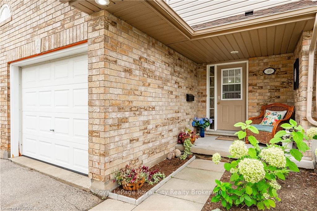 Photo 4 of Unit 40, 31 Schroder Crescent, Guelph, Grange Road — HOMEH