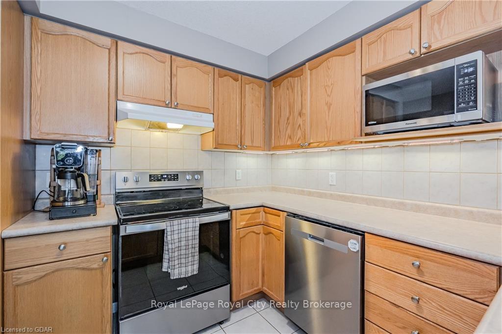 Photo 12 of Unit 40, 31 Schroder Crescent, Guelph, Grange Road — HOMEH