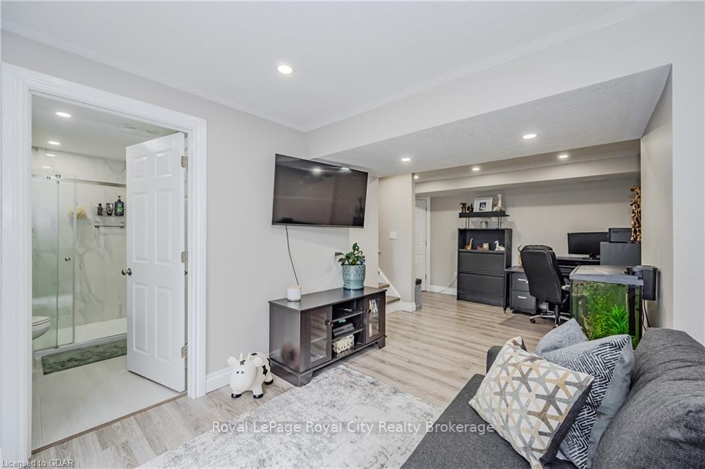 Photo 30 of Unit 40, 31 Schroder Crescent, Guelph, Grange Road — HOMEH