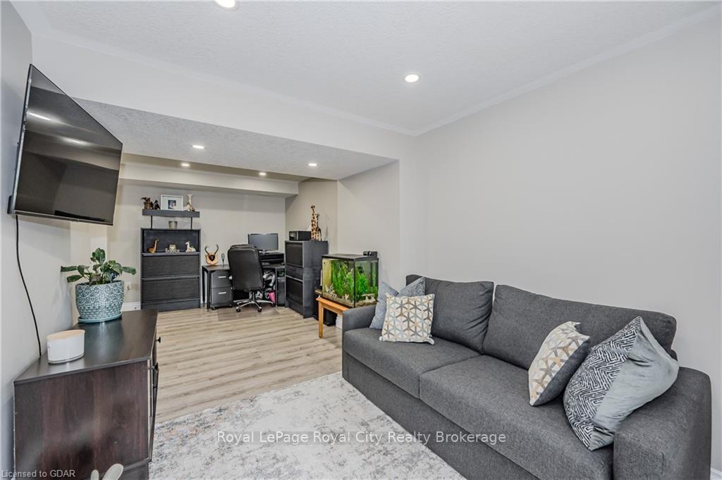 Photo 31 of Unit 40, 31 Schroder Crescent, Guelph, Grange Road — HOMEH