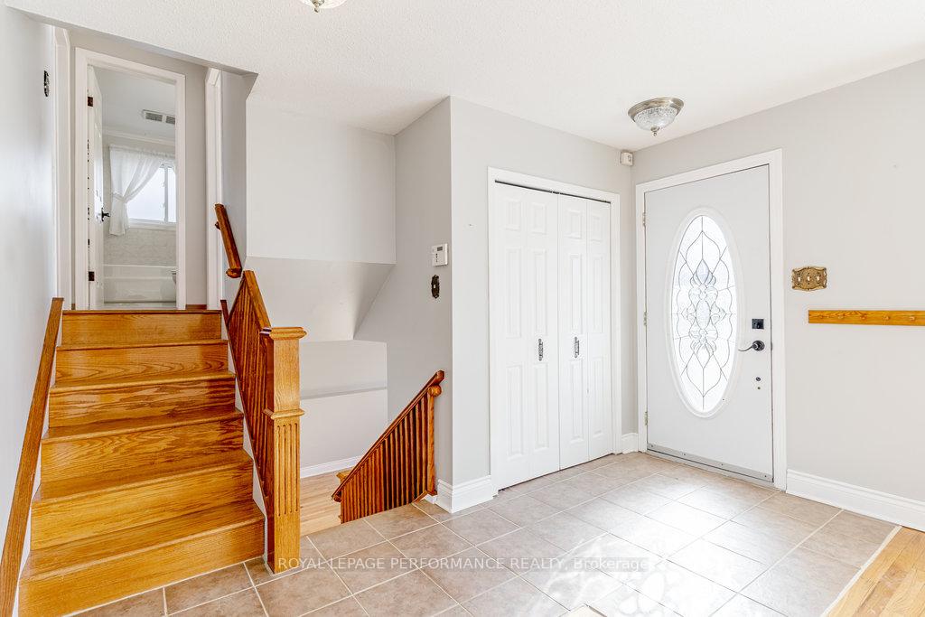 Photo 3 of 1315 Maxime Street, Ottawa, Pineview — HOMEH