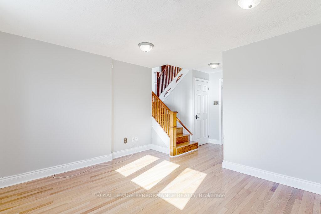 Photo 14 of 1315 Maxime Street, Ottawa, Pineview — HOMEH