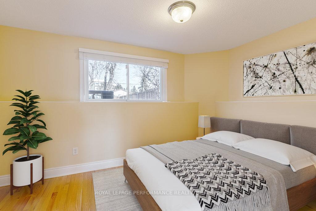 Photo 12 of 1315 Maxime Street, Ottawa, Pineview — HOMEH