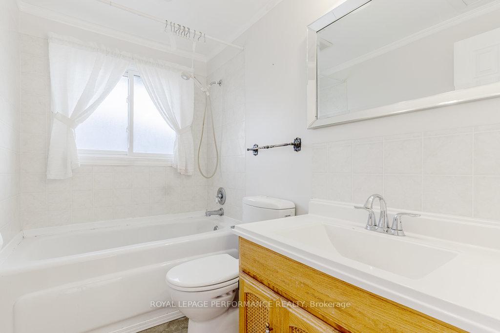 Photo 17 of 1315 Maxime Street, Ottawa, Pineview — HOMEH