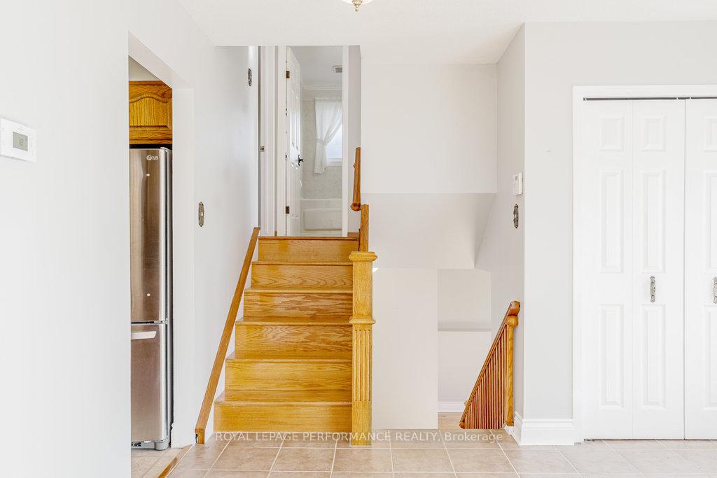 Photo 13 of 1315 Maxime Street, Ottawa, Pineview — HOMEH