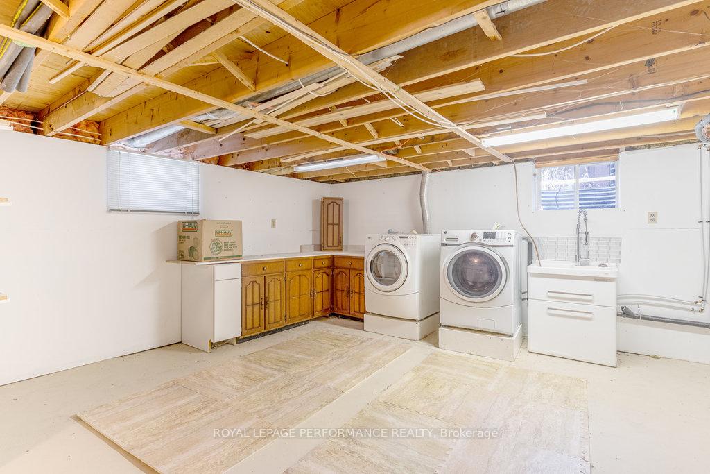 Photo 19 of 1315 Maxime Street, Ottawa, Pineview — HOMEH