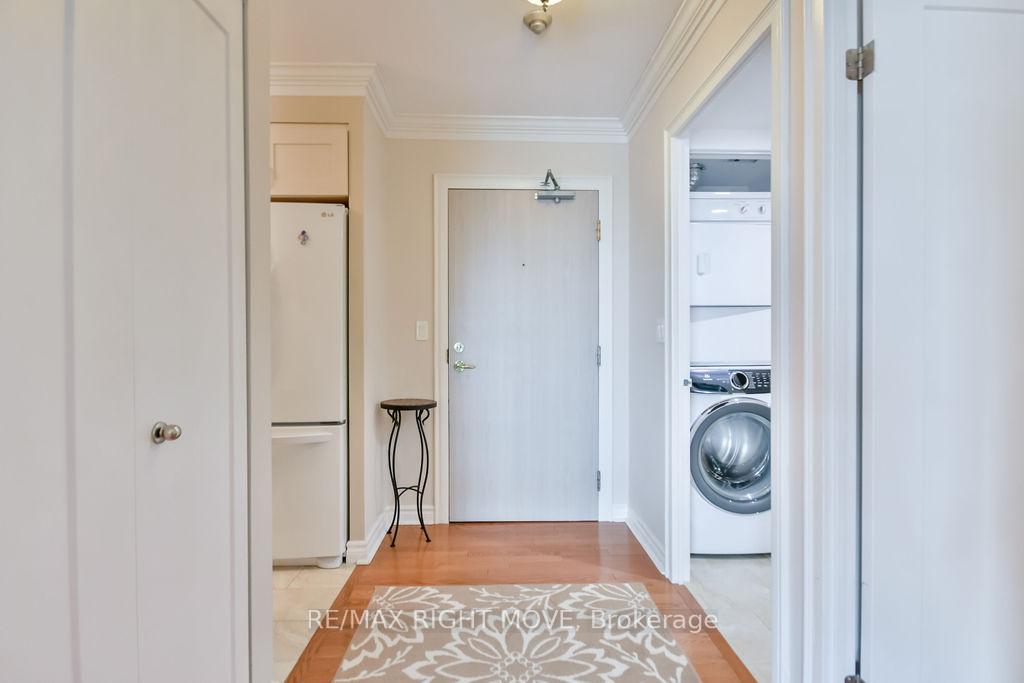 Photo 4 of Unit 1108, 150 Dunlop Street E, Barrie, City Centre — HOMEH
