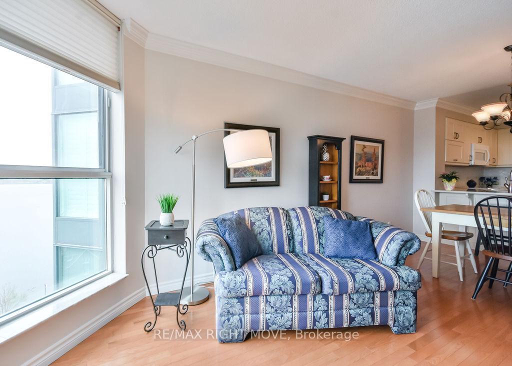 Photo 12 of Unit 1108, 150 Dunlop Street E, Barrie, City Centre — HOMEH