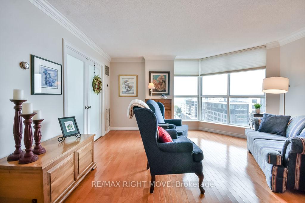Photo 15 of Unit 1108, 150 Dunlop Street E, Barrie, City Centre — HOMEH