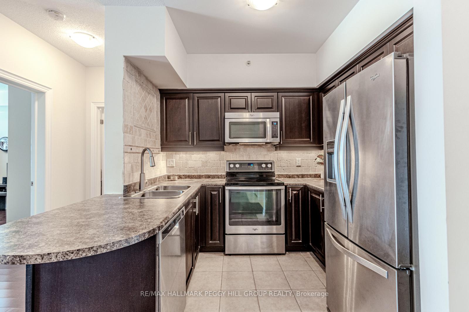 Photo 4 of Unit 305, 43 Ferndale Drive S, Barrie, Ardagh — HOMEH